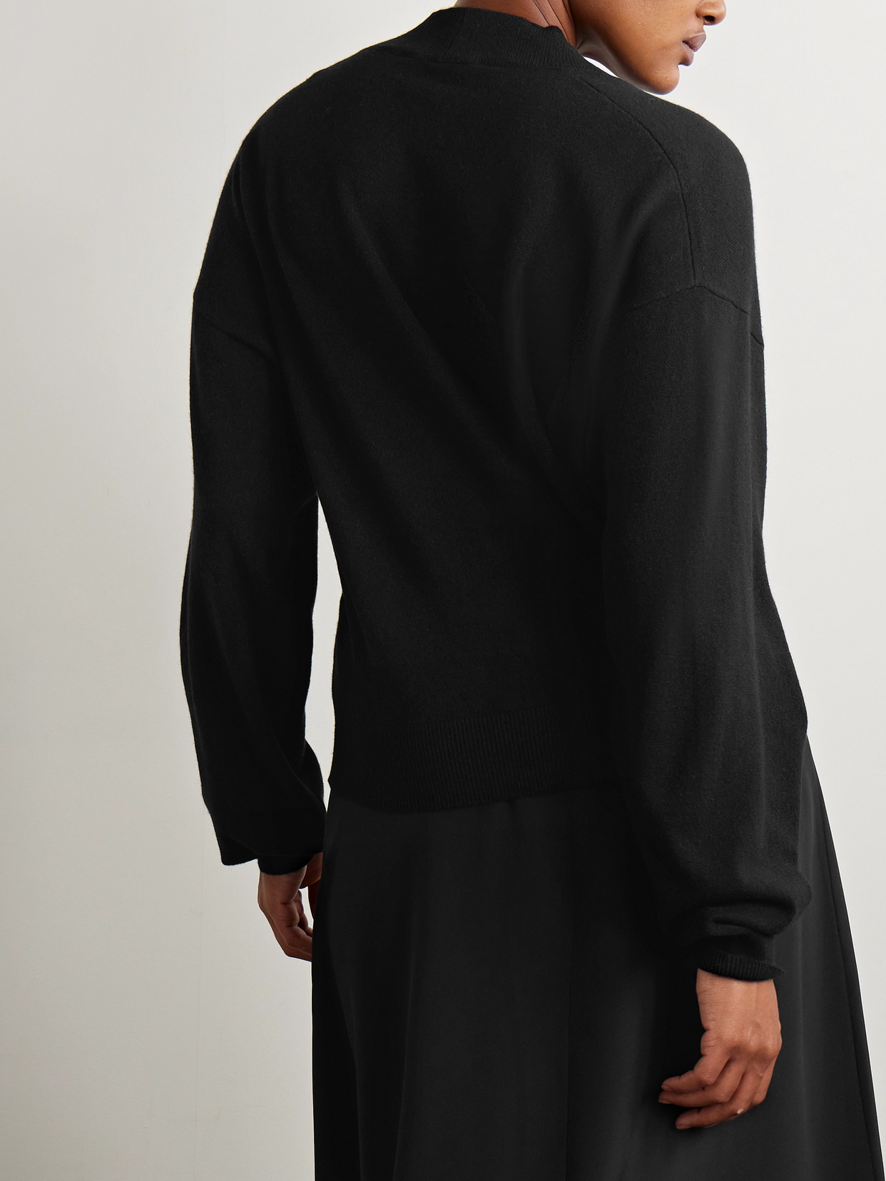 Fforme Amata Cashmere-blend Sweater In Black