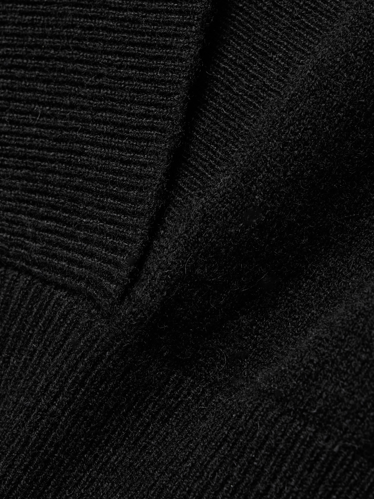 Fforme Amata Cashmere-blend Sweater In Black