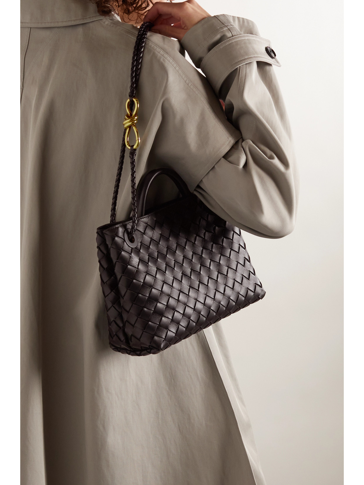 Bottega Veneta Andiamo Small Intrecciato Leather Tote In Brown