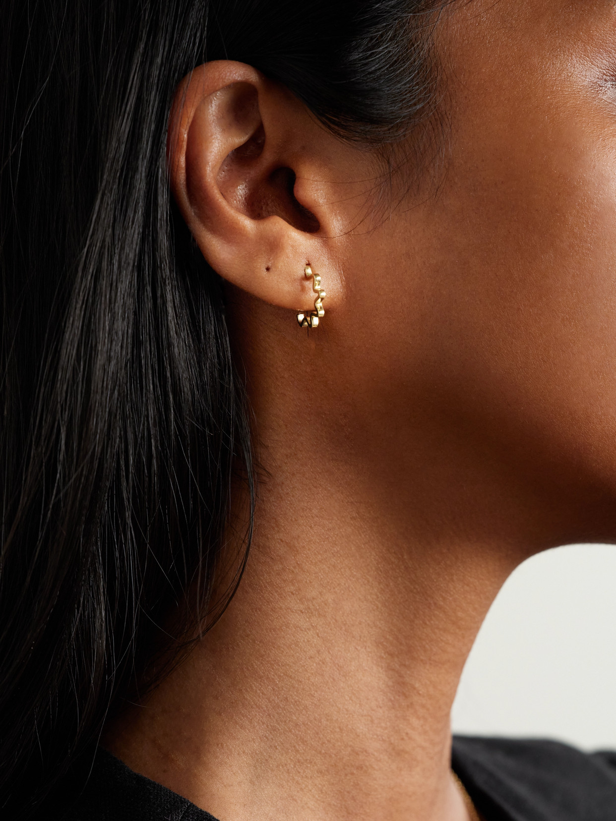 Stone And Strand Zig Zag 10-karat Gold Earrings In Gold