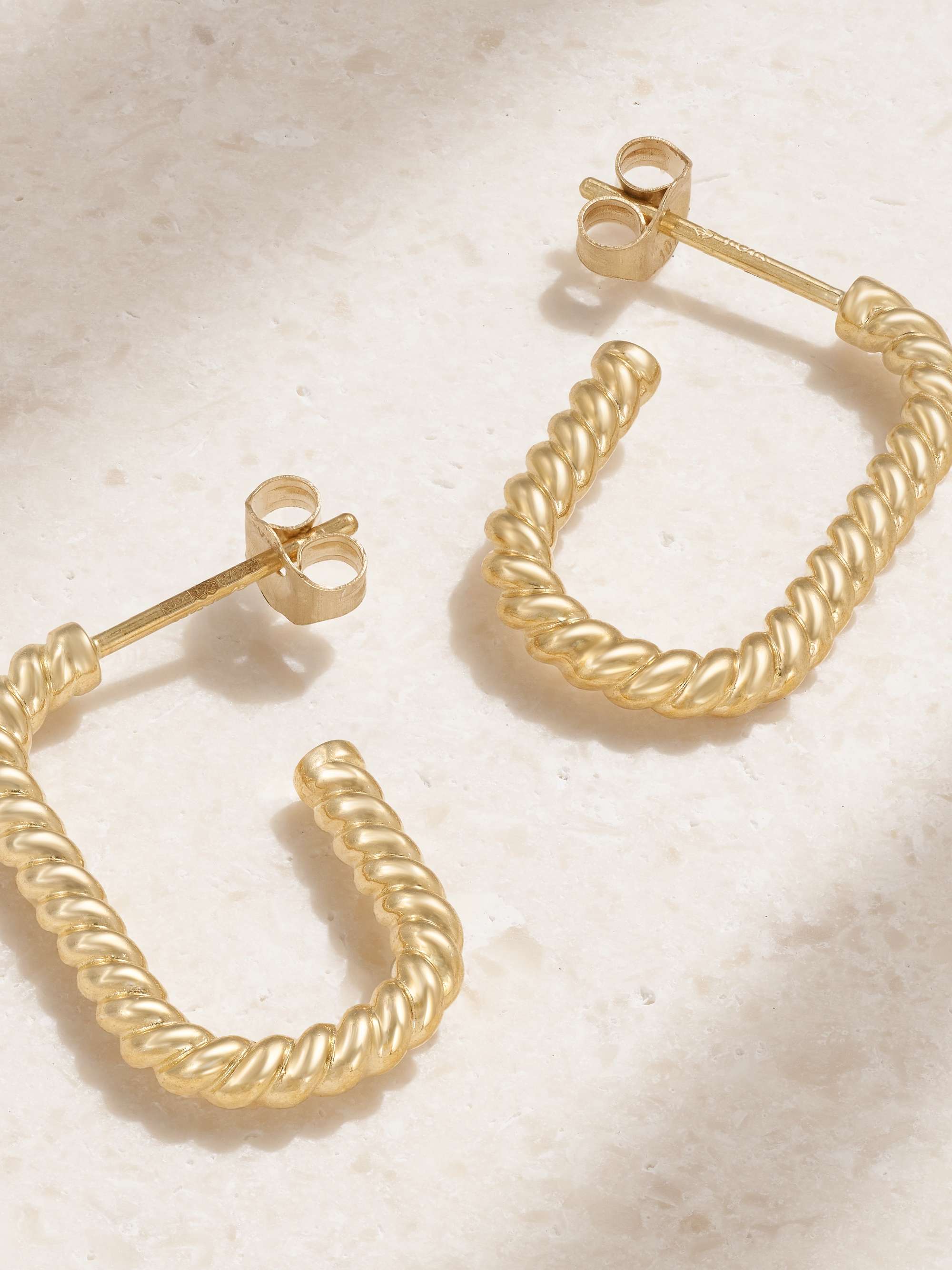 STONE AND STRAND Twist 10karat gold hoop earrings NETAPORTER