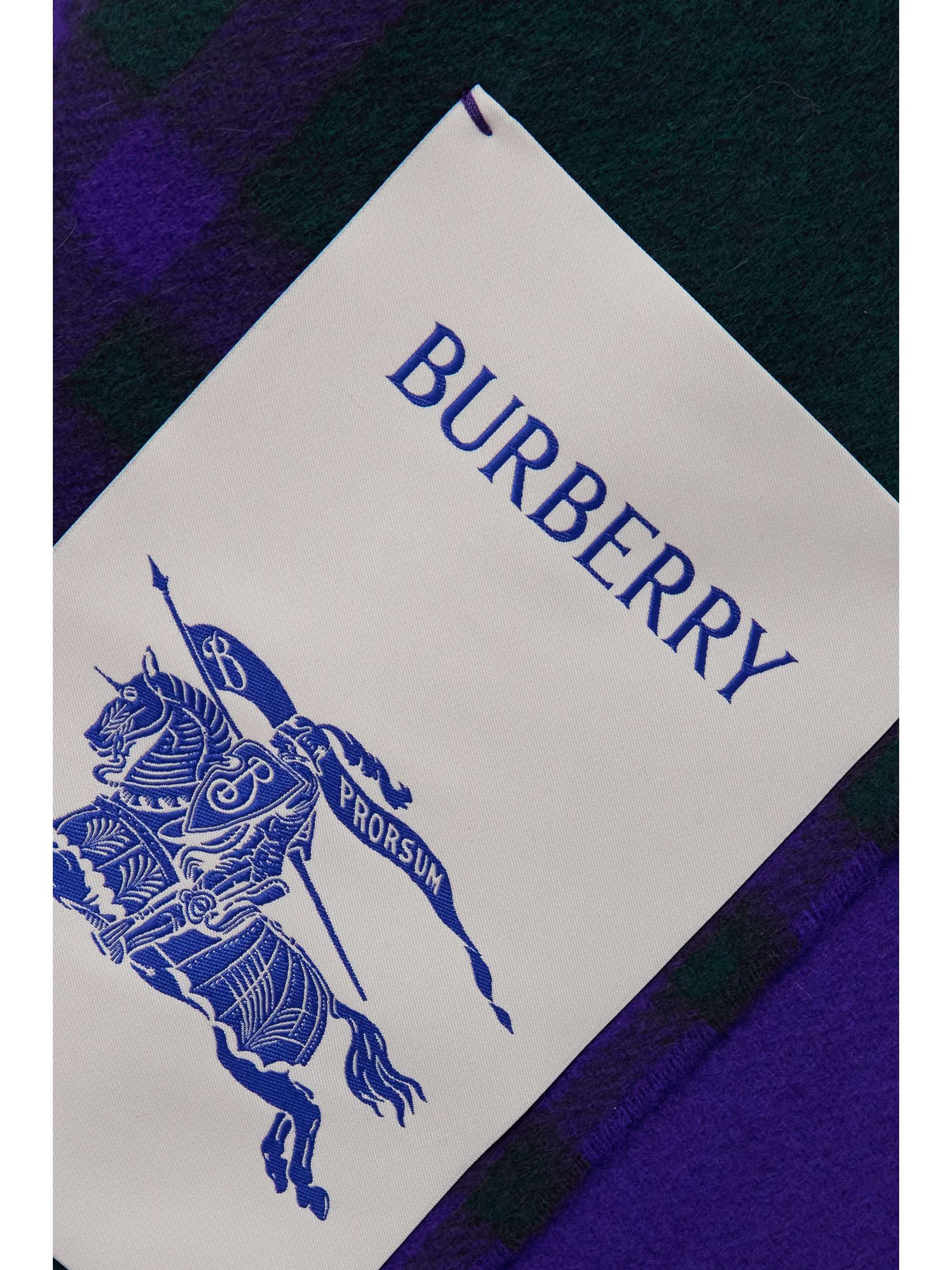 BURBERRY 