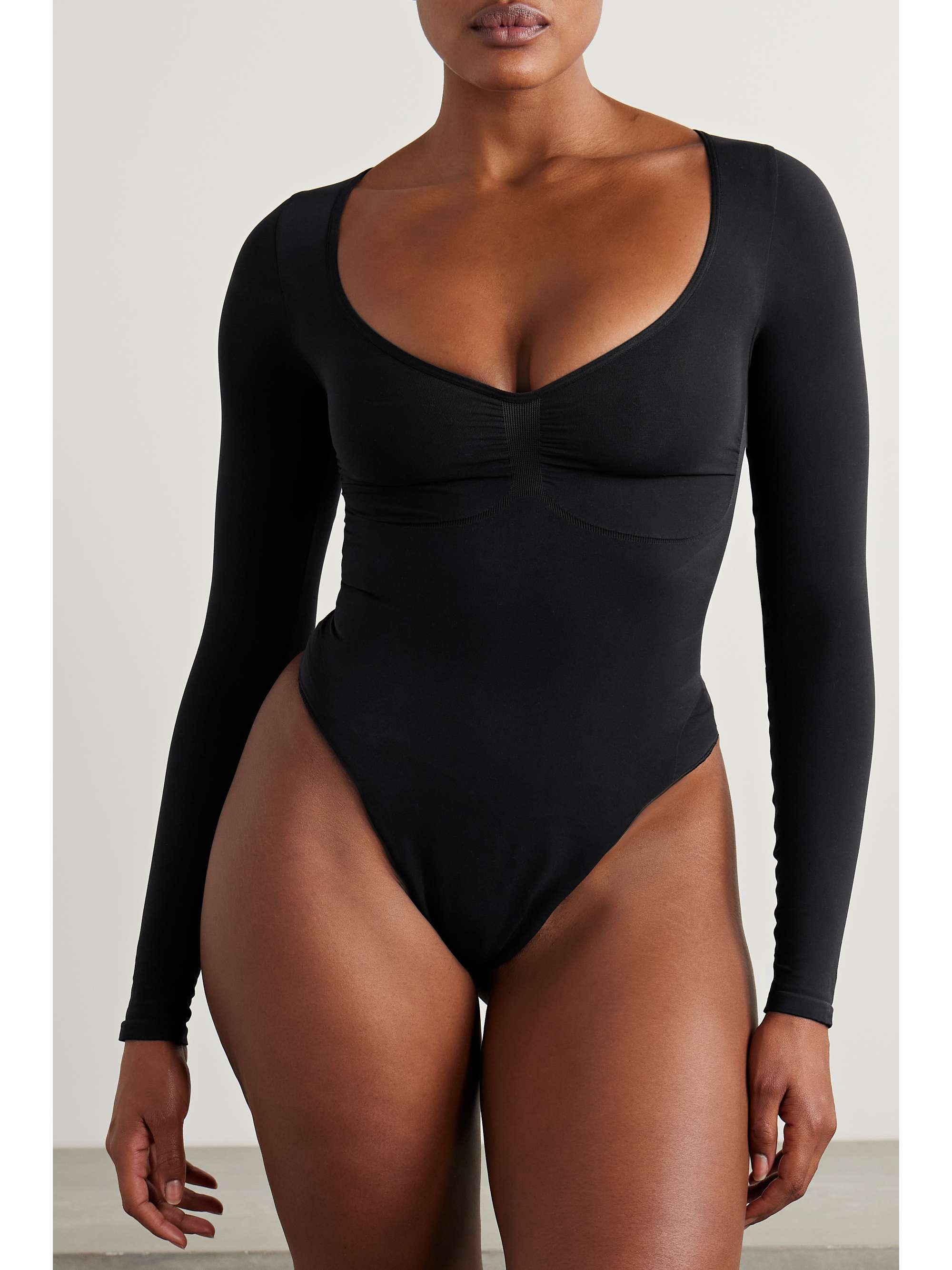 SKIMS, Intimates & Sleepwear, Nwot Skims Seamless Sculpt Scoop Neck Thong  Bodysuit In Onyxblack Sz Small