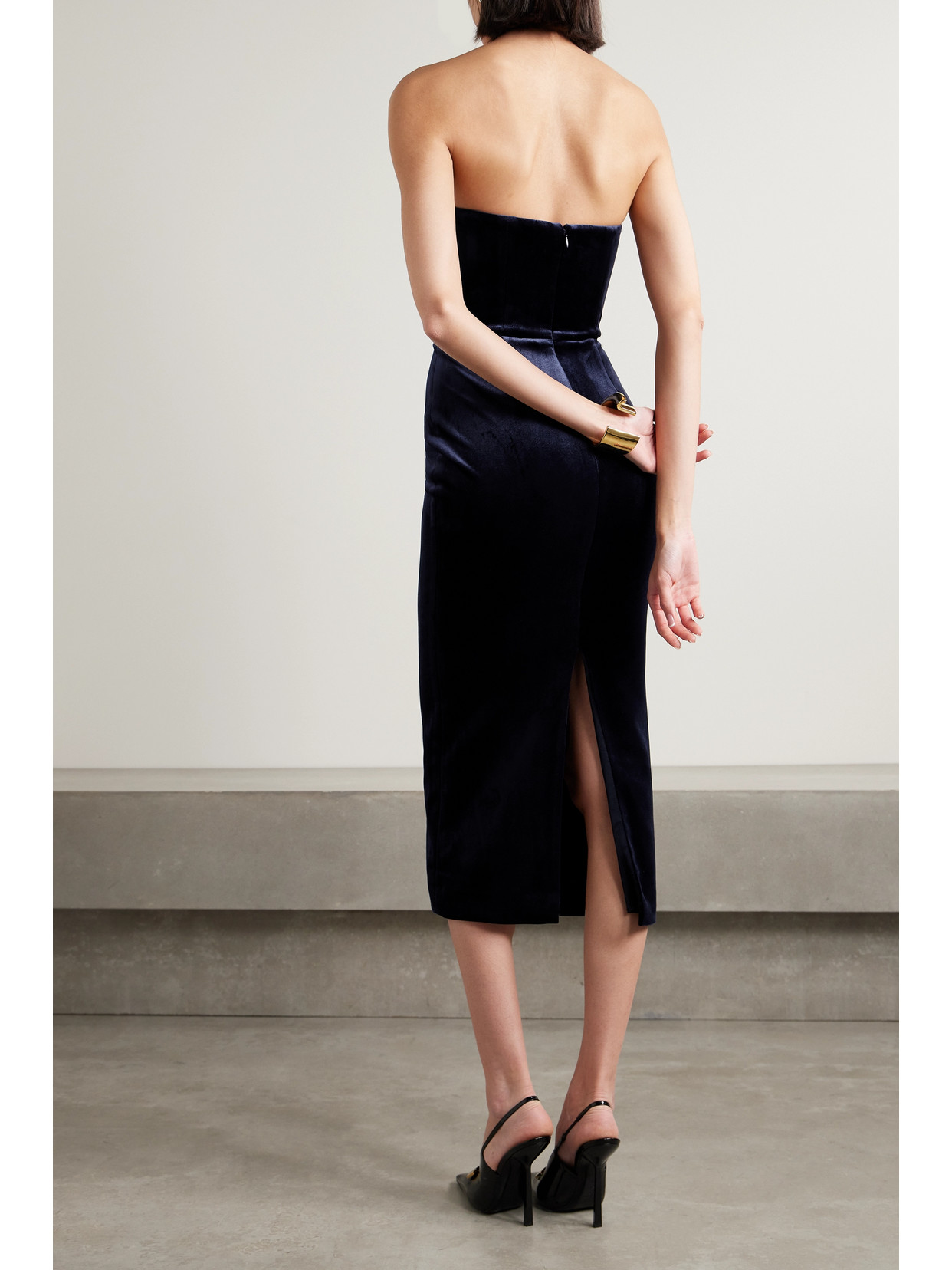 Alex Perry Strapless Velvet Midi Dress In Blue