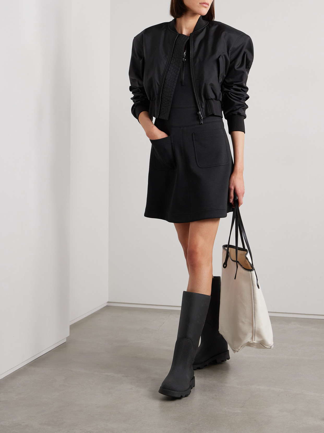 【送料&関税込】Moncler Mini Black Sleeveless Knit Dress Wit Moncler Knit Sleeveless Dress, Size M