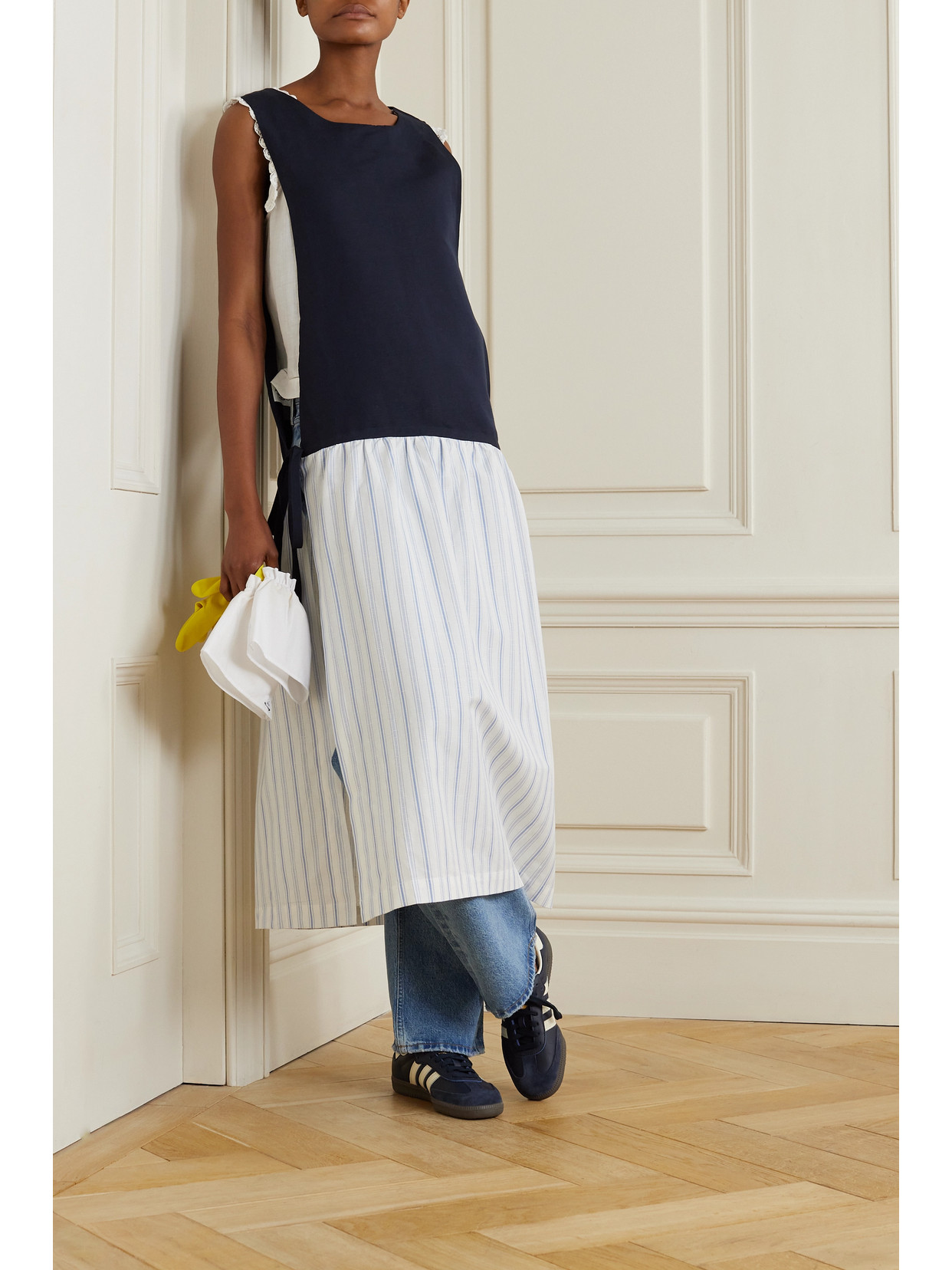 Gohar World Hands On Host Faux Pearl-embellished Apron And Gloves Set In Multi