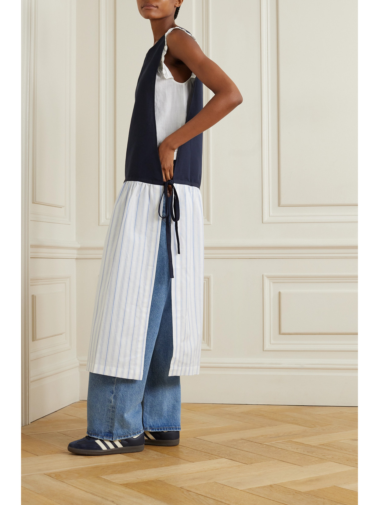 Gohar World Hands On Host Faux Pearl-embellished Apron And Gloves Set In Multi