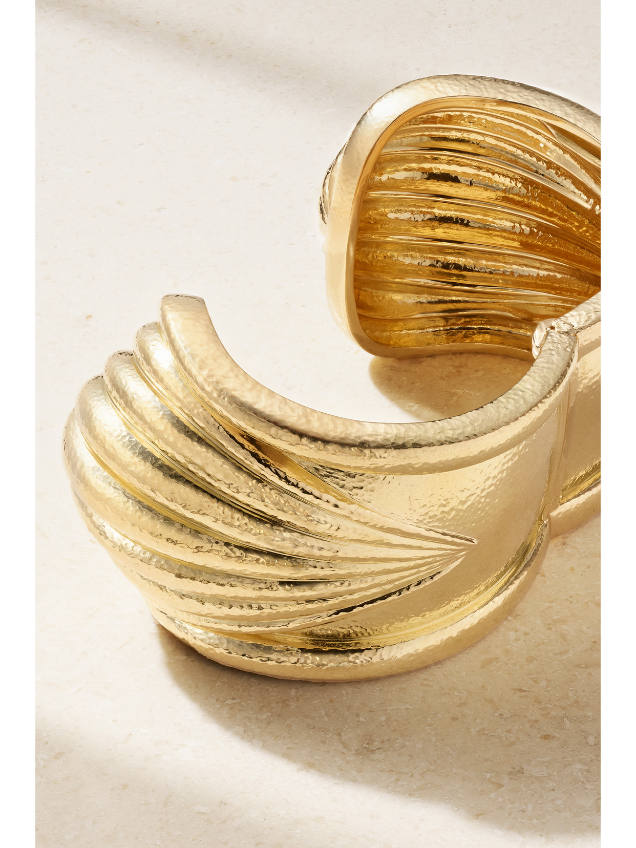 David Webb Scallop 18-karat Gold Cuff In Gold