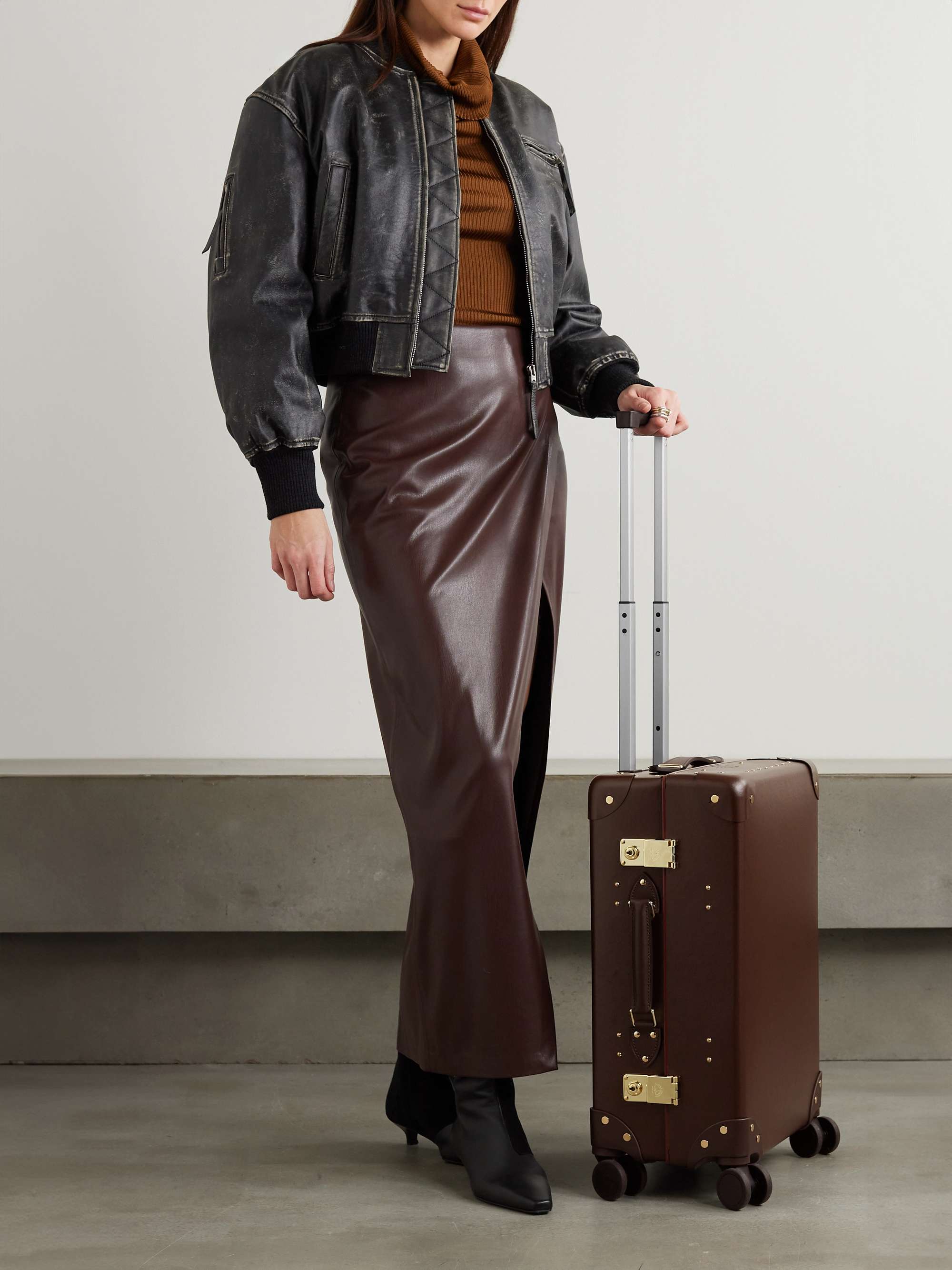 GLOBE-TROTTER 