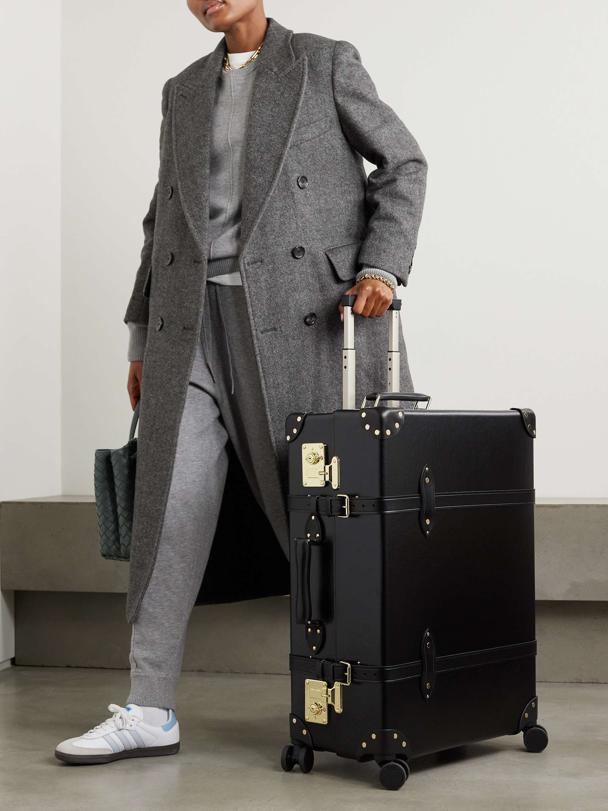 GLOBE-TROTTER 