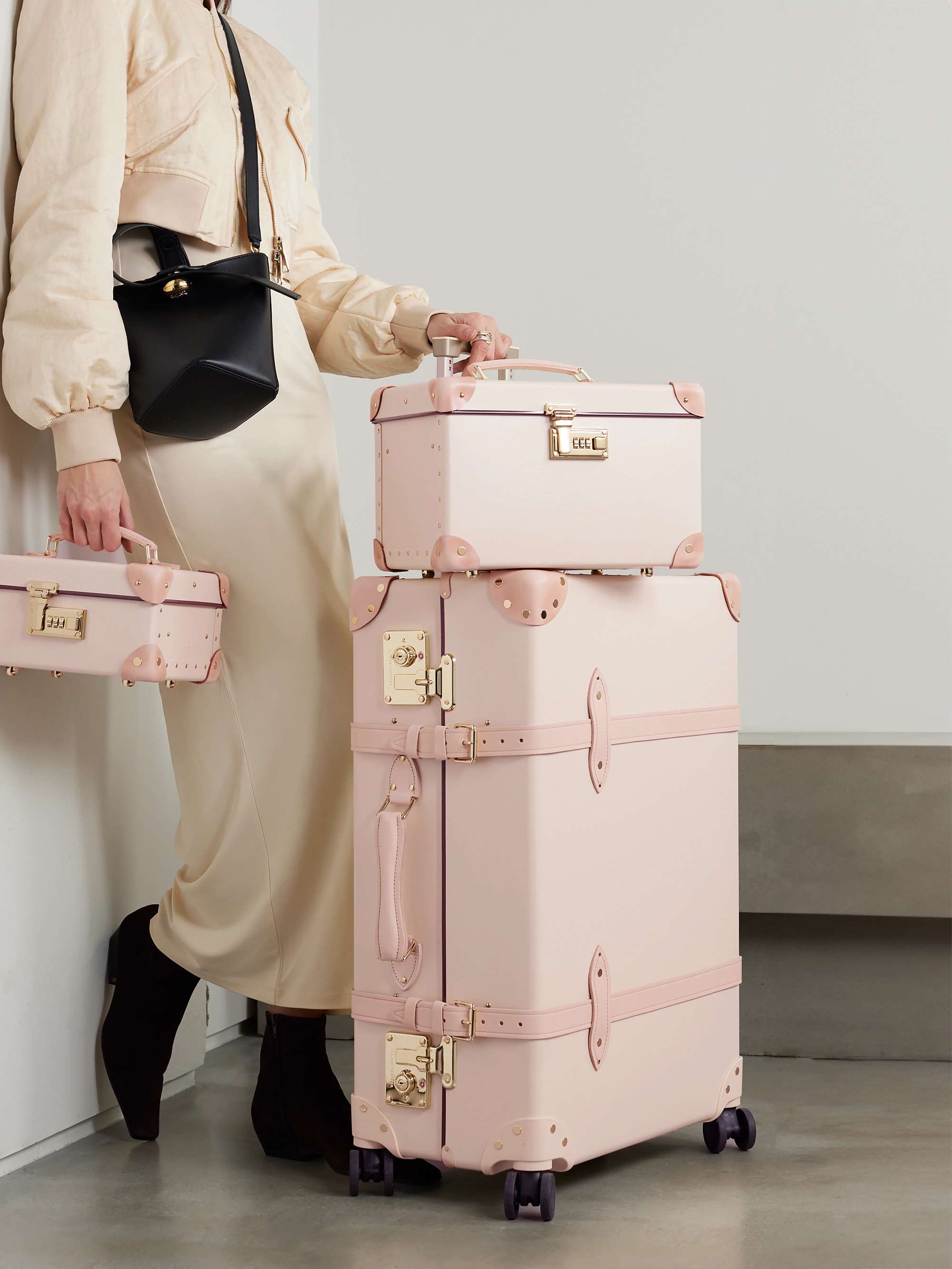 GLOBE-TROTTER 