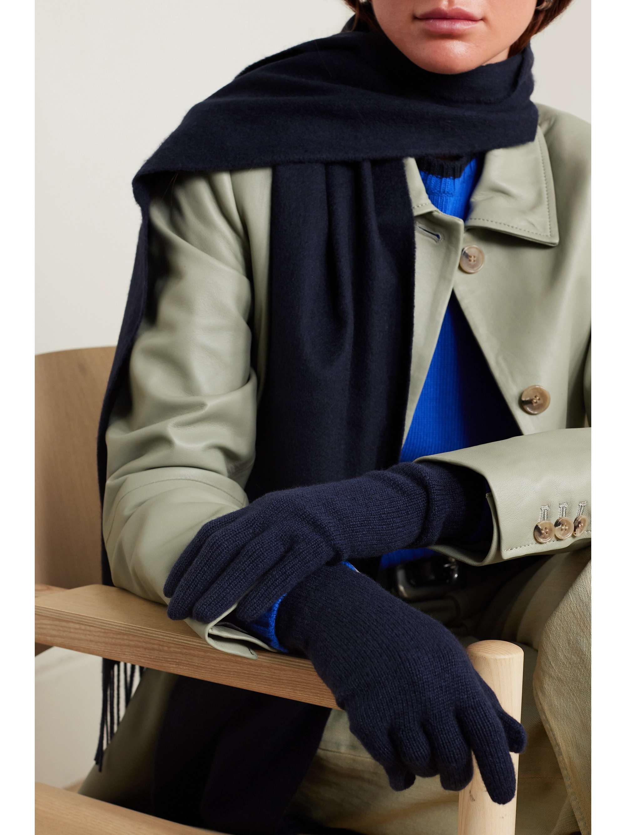 JOHNSTONS OF ELGIN Cashmere gloves NETAPORTER