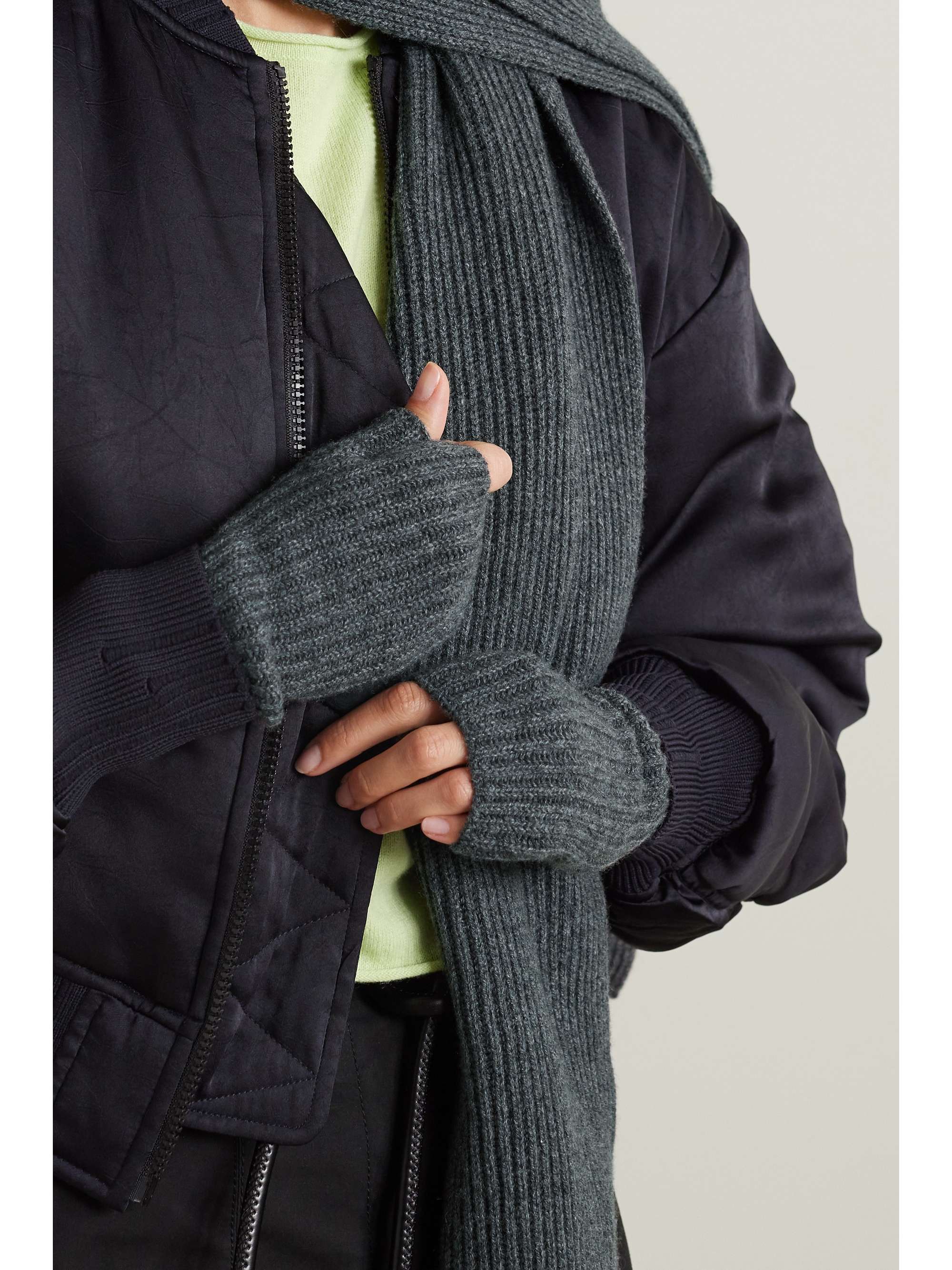 JOHNSTONS OF ELGIN Ribbed cashmere fingerless gloves NETAPORTER