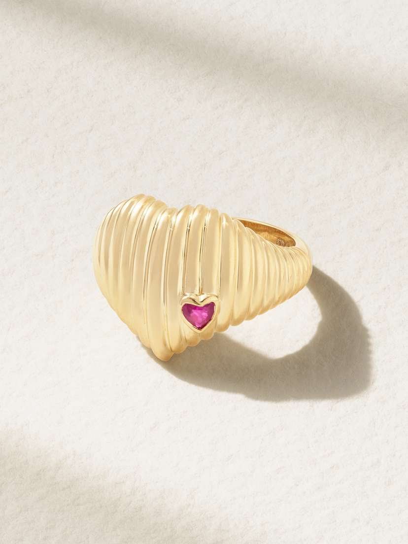 Yvonne Léon Chevaliere Berlingot 9-karat Gold Ruby Signet Ring