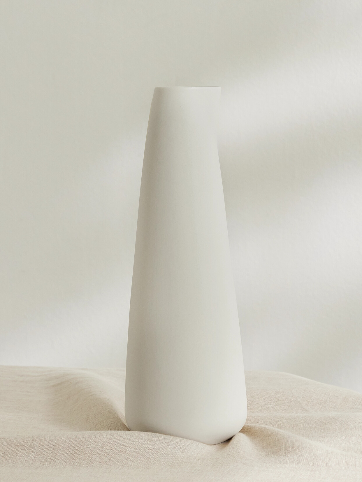 Mud Australia - + Net Sustain Porcelain Water Jug - Off-white