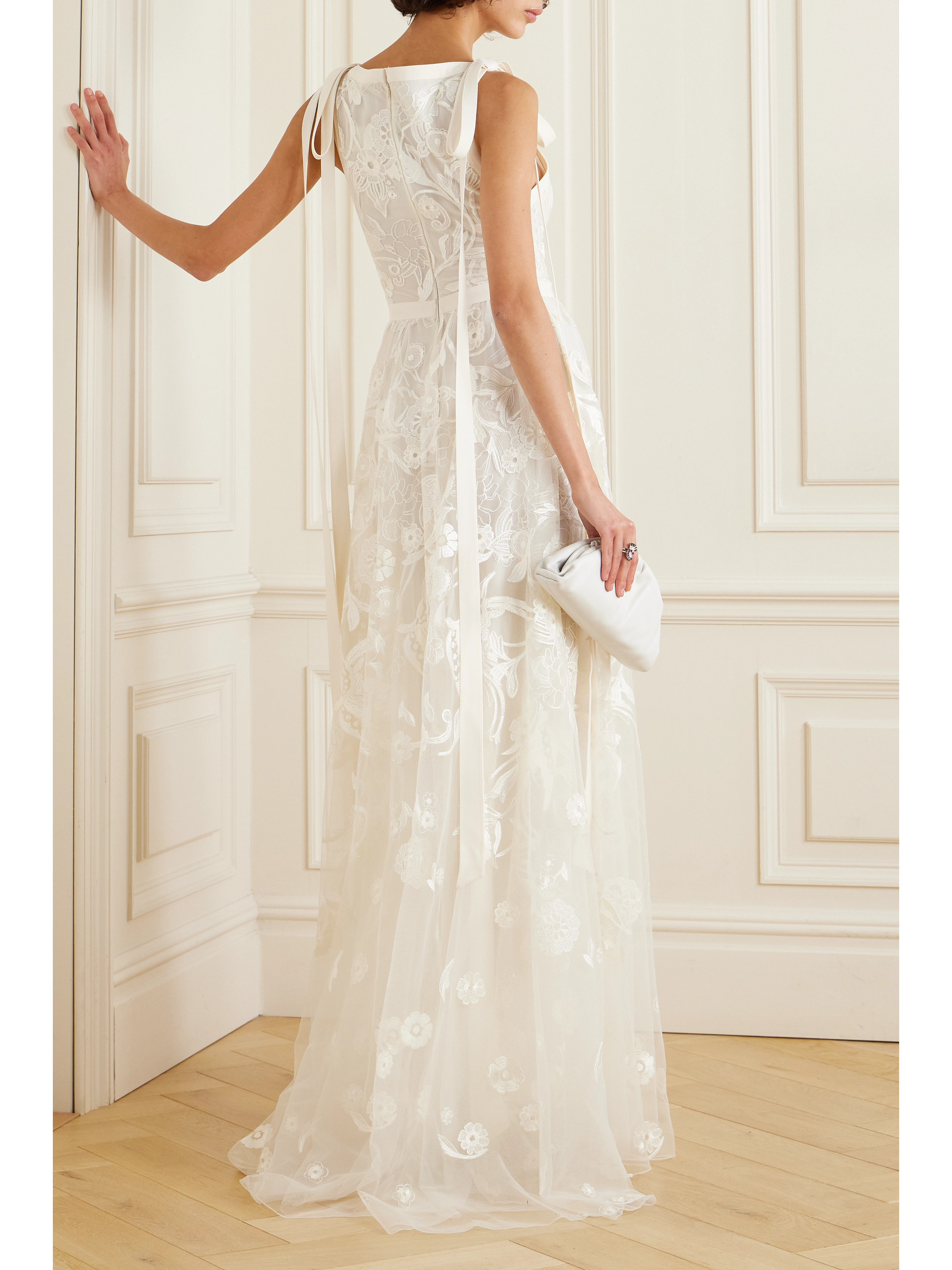 Zuhair Murad Floral Scene bow-detailed embroidered tulle gown