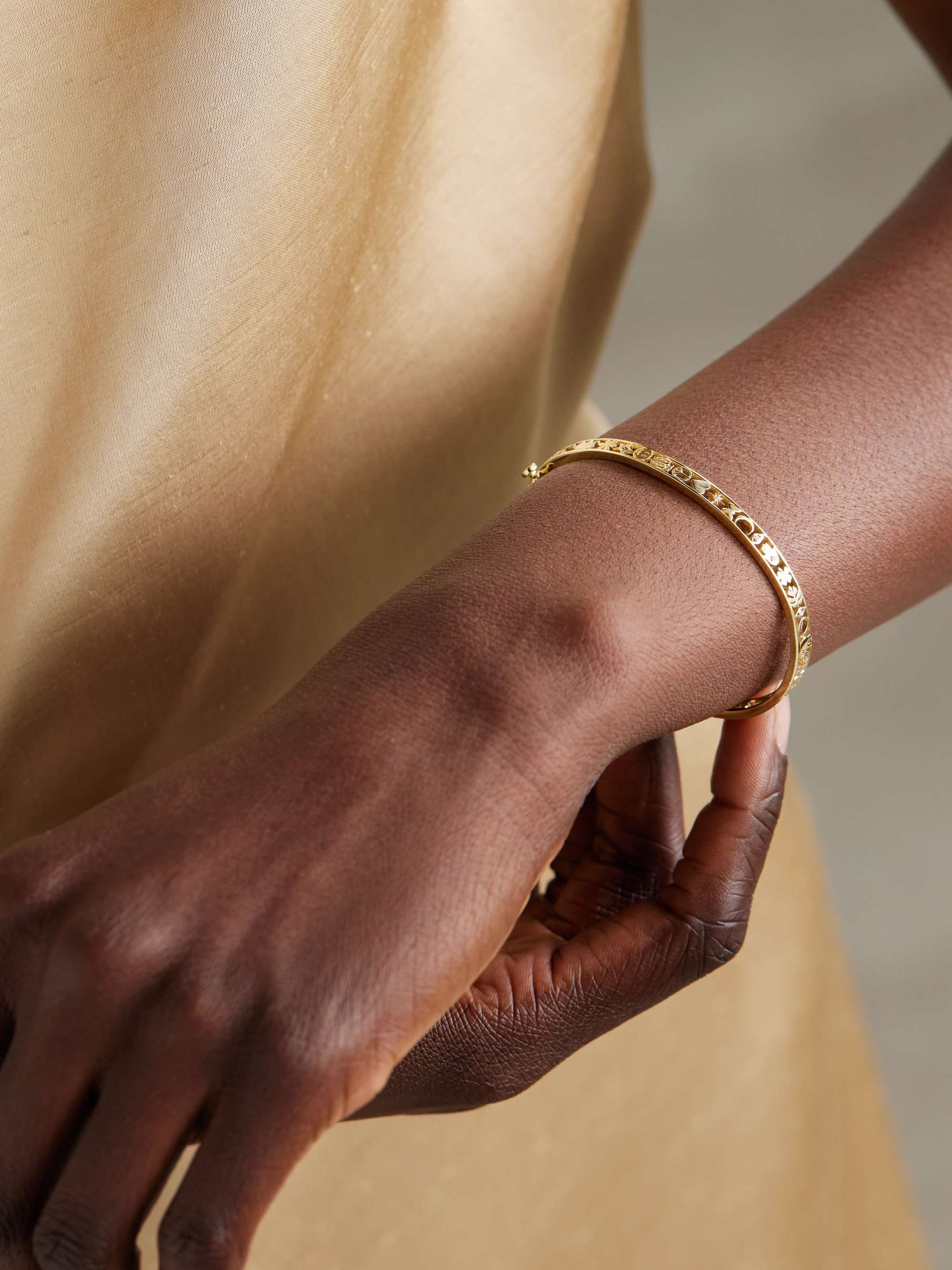 SYDNEY EVAN Icon 14-karat gold diamond bangle