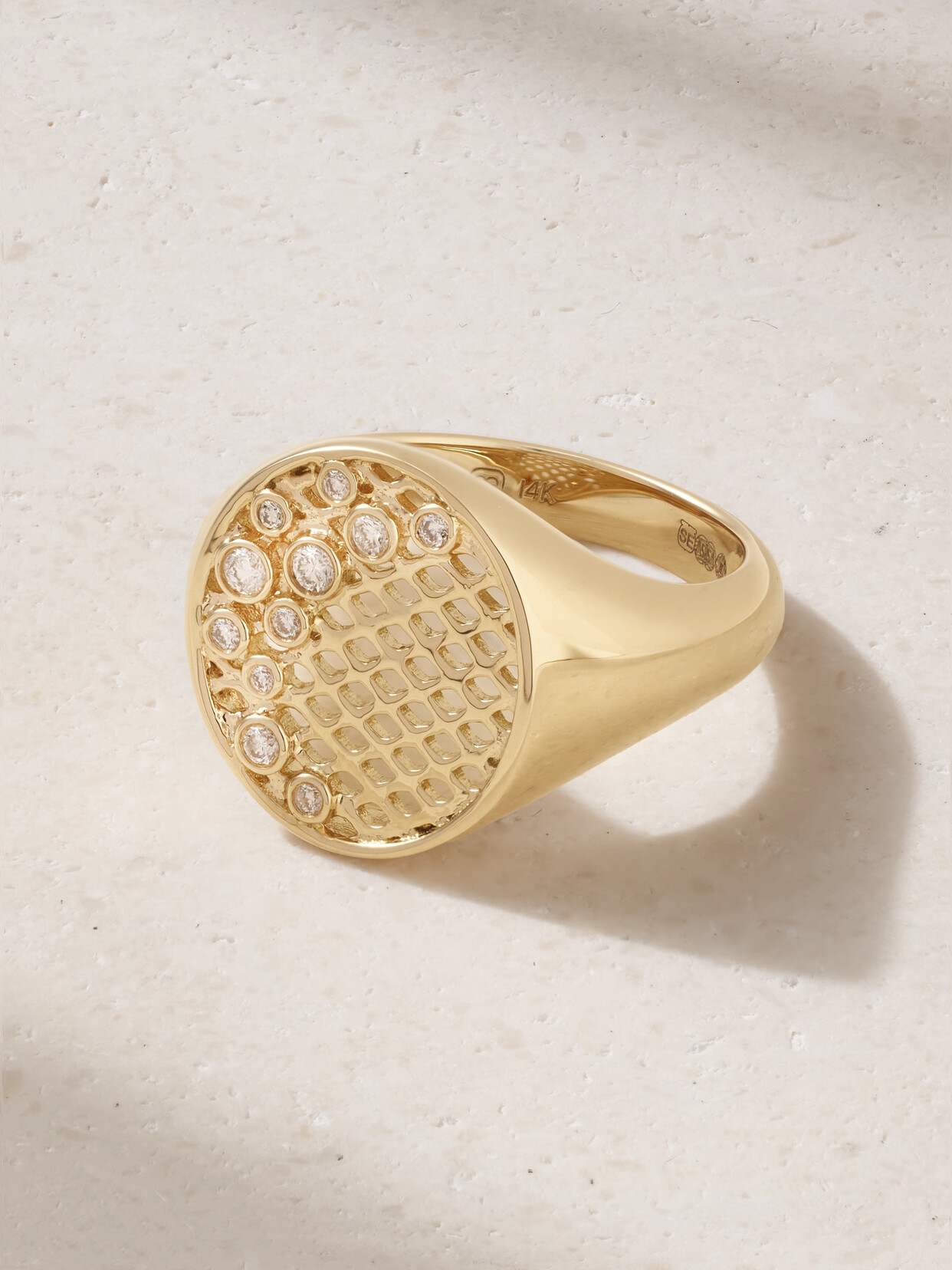 Sydney Evan Oval Fishnet 14-karat Diamond Signet Ring In Gold