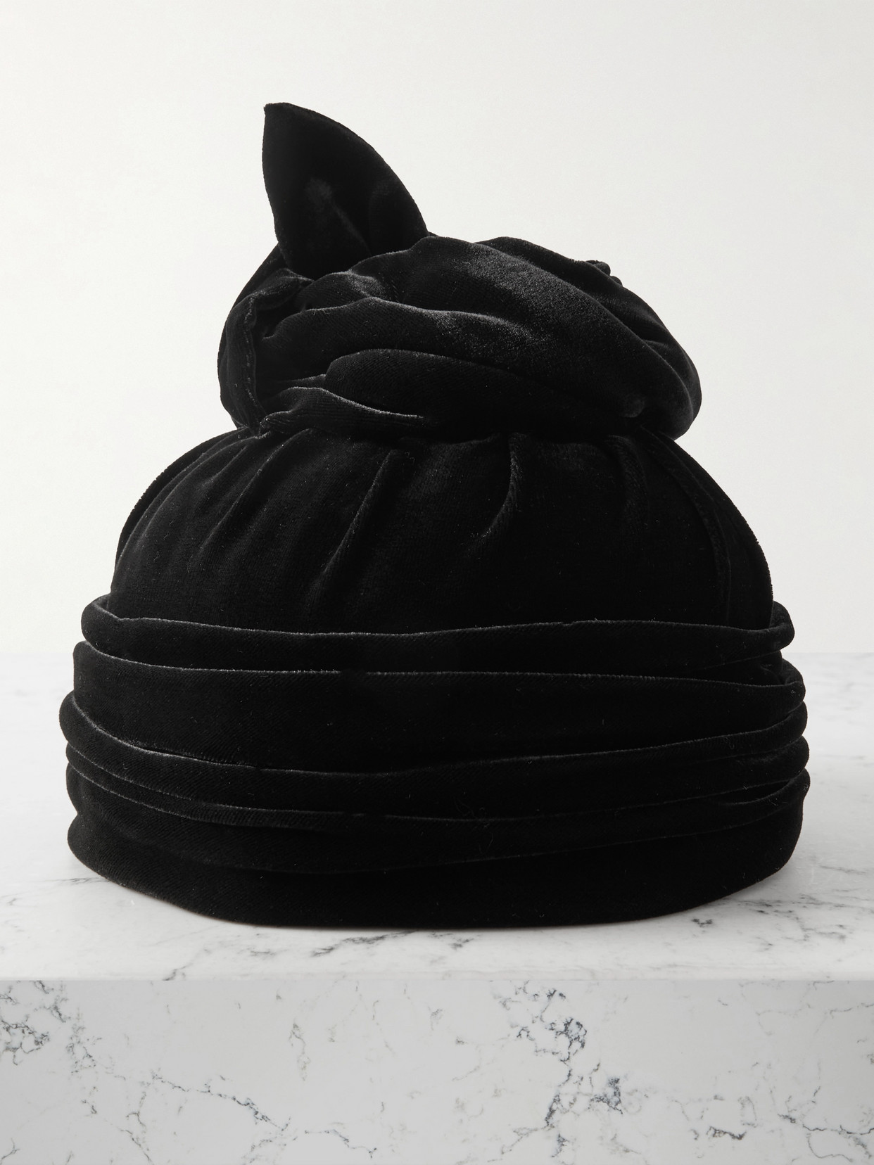 The Row Penelope Velvet Beanie In Black