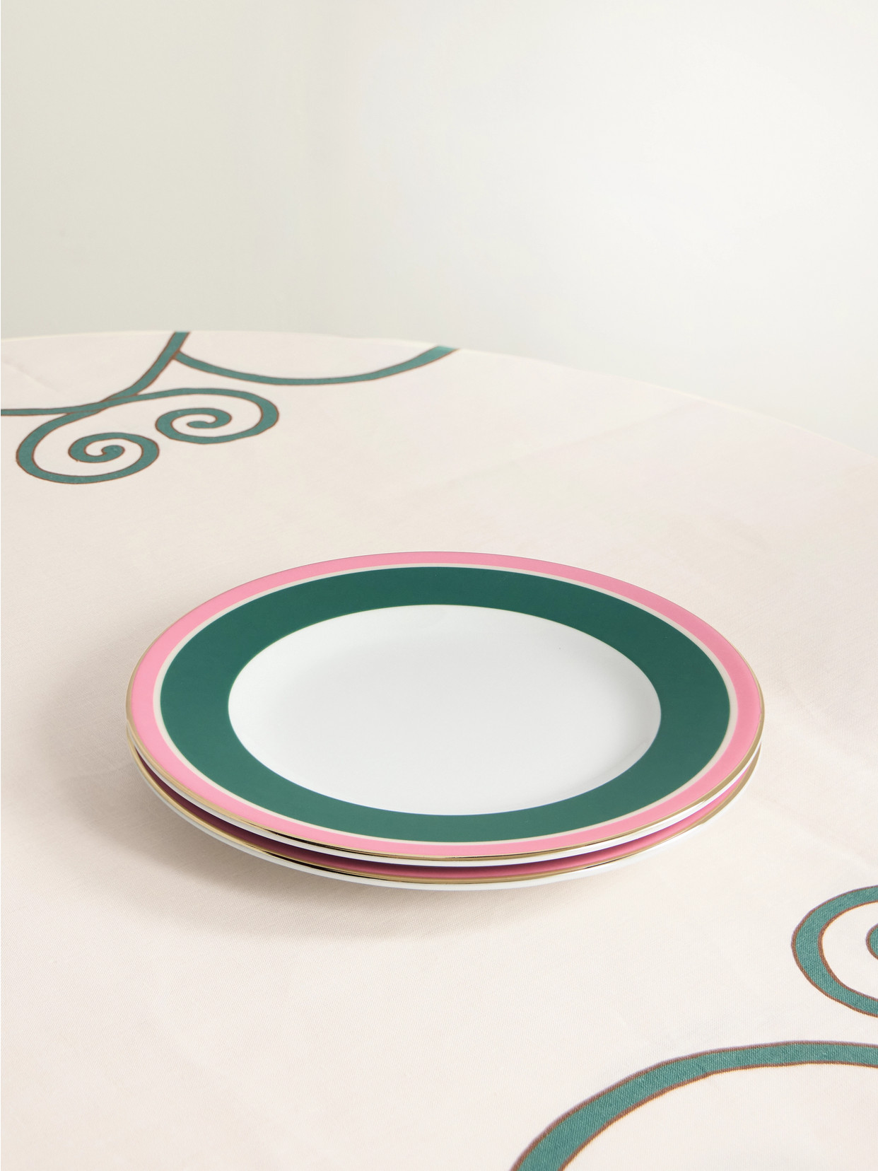 La DoubleJ - Set Of Two 26cm Printed Gold-plated Porcelain Dessert Plates - Green