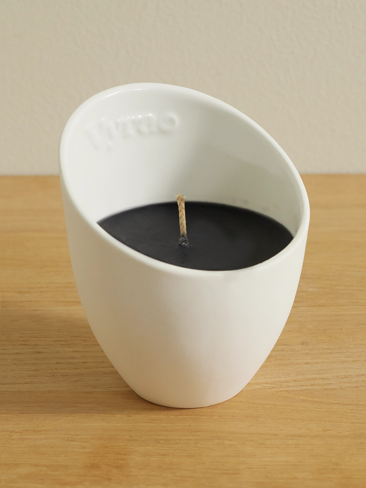 Vyrao - Ember Scented Candle, 170g - One size