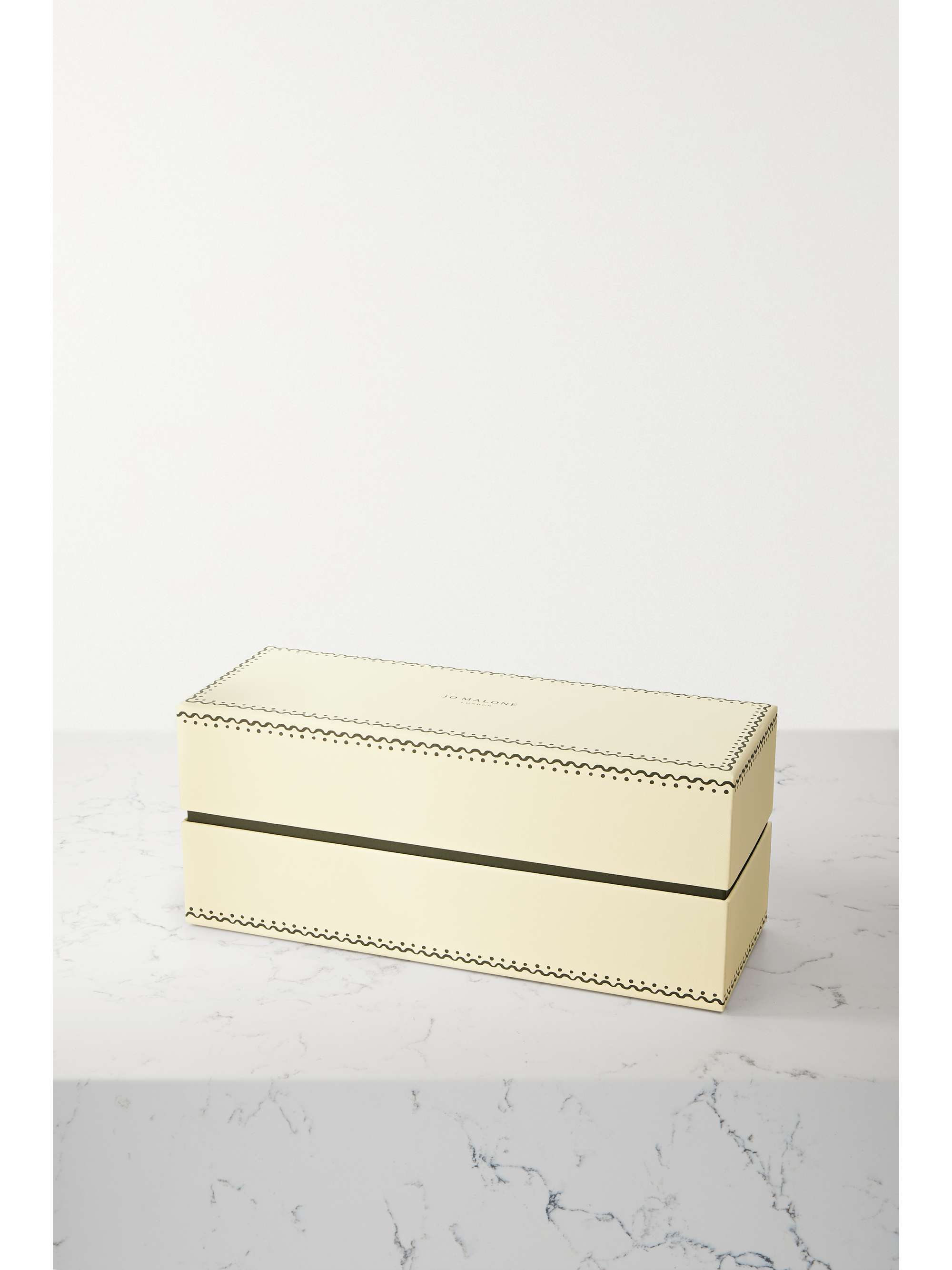 JO MALONE Gingerbread Land Scented Home Candle Trio, 3 x 200g NETA