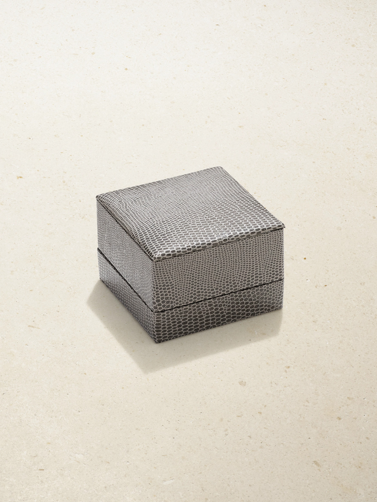 Shay 18-karat Gold Diamond Ear Cuff In Gold