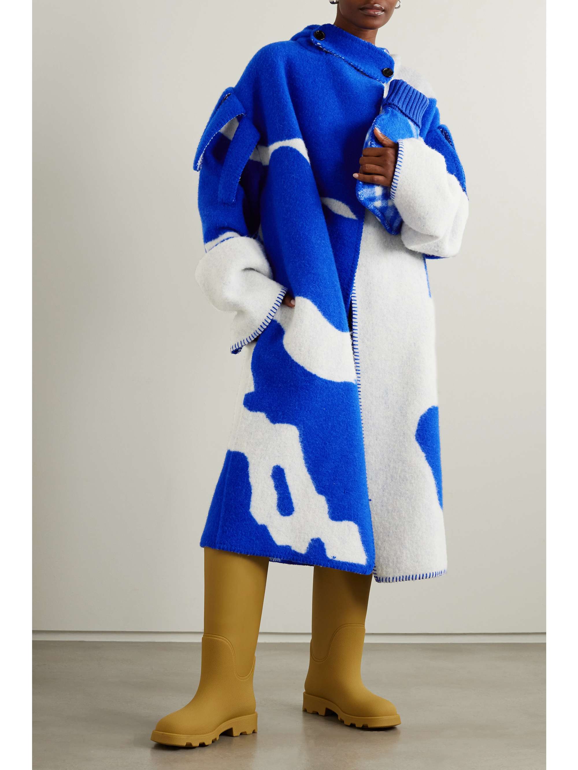 Burberry sales fur cape