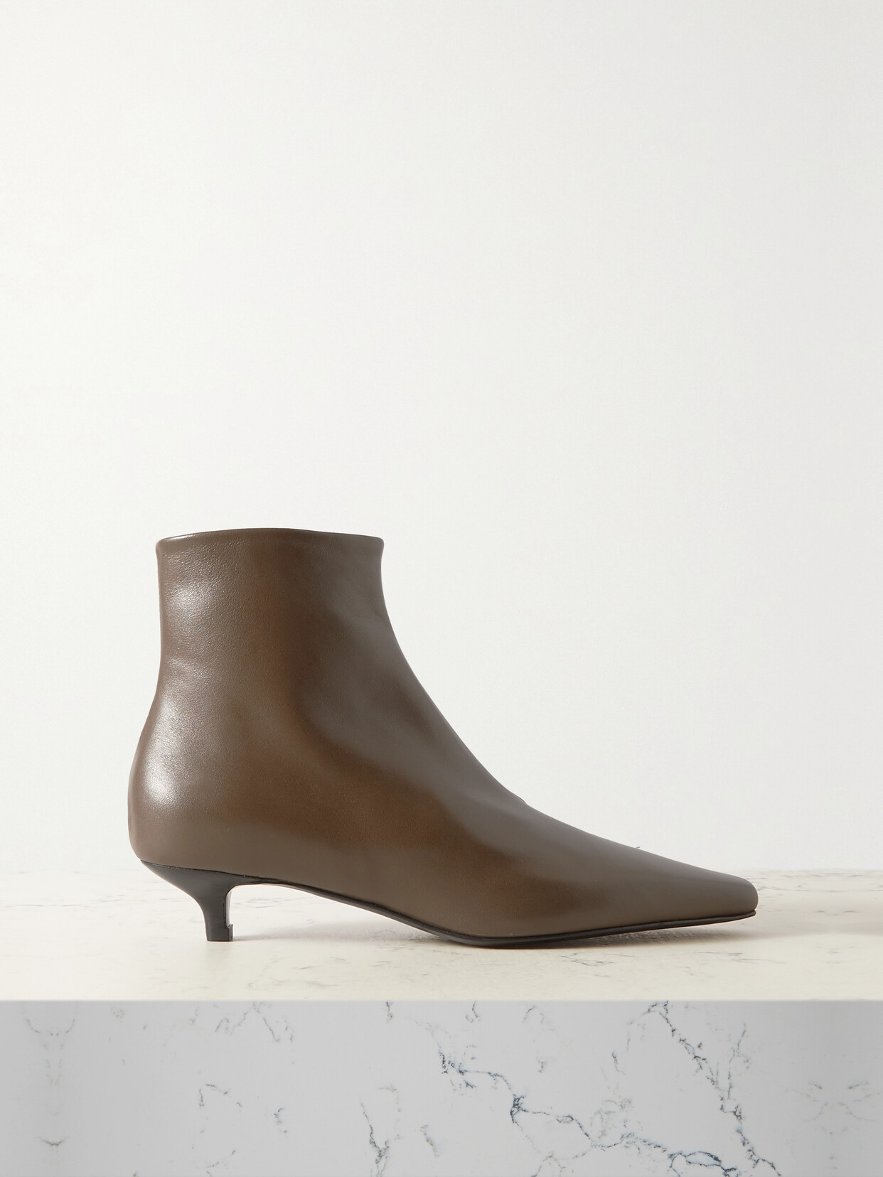 TOTÊME + NET SUSTAIN THE SLIM LEATHER ANKLE BOOTS