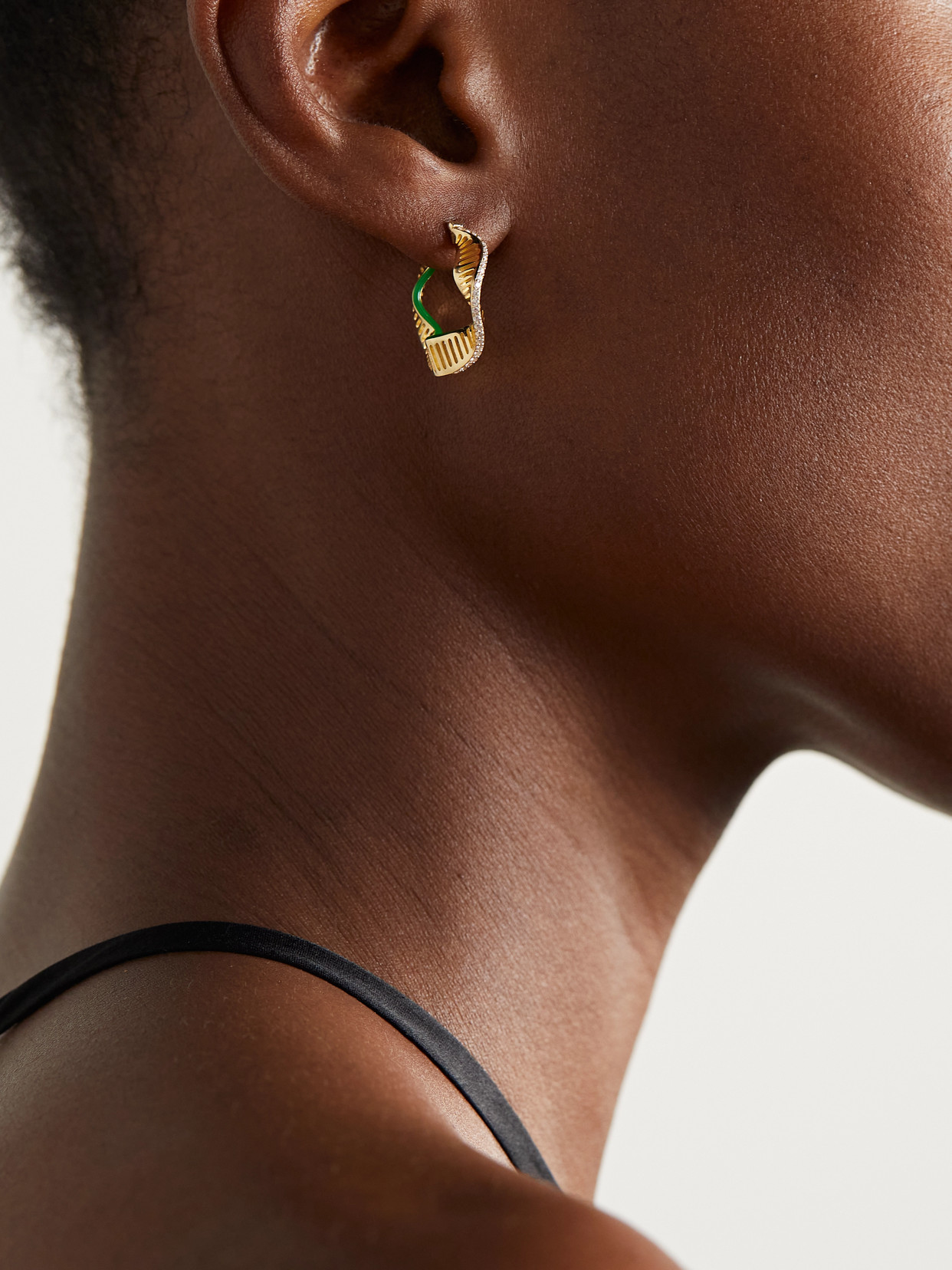 L'atelier Nawbar Twisted Waves 18-karat Gold, Enamel And Diamond Hoop Earrings In Green