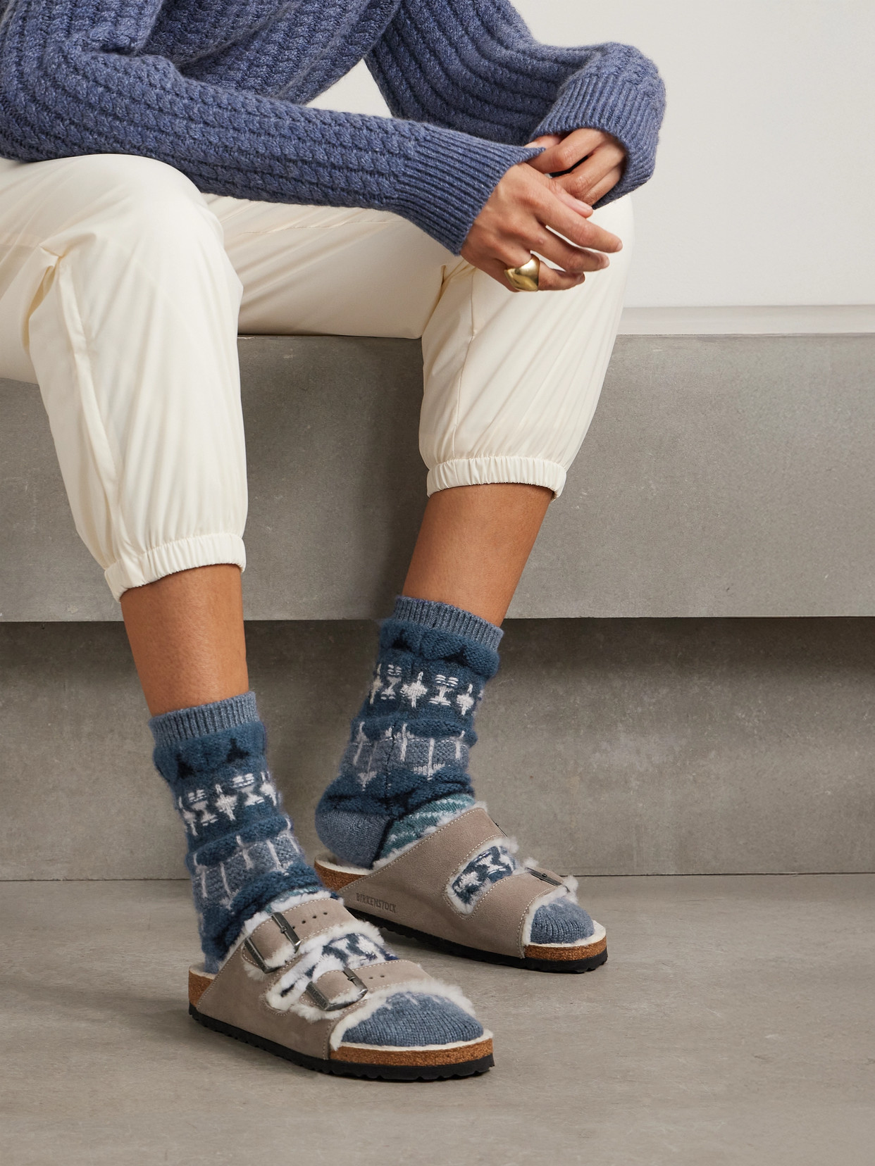 Shop Loro Piana Calza Noel Jacquard-knit Cashmere Socks In Blue