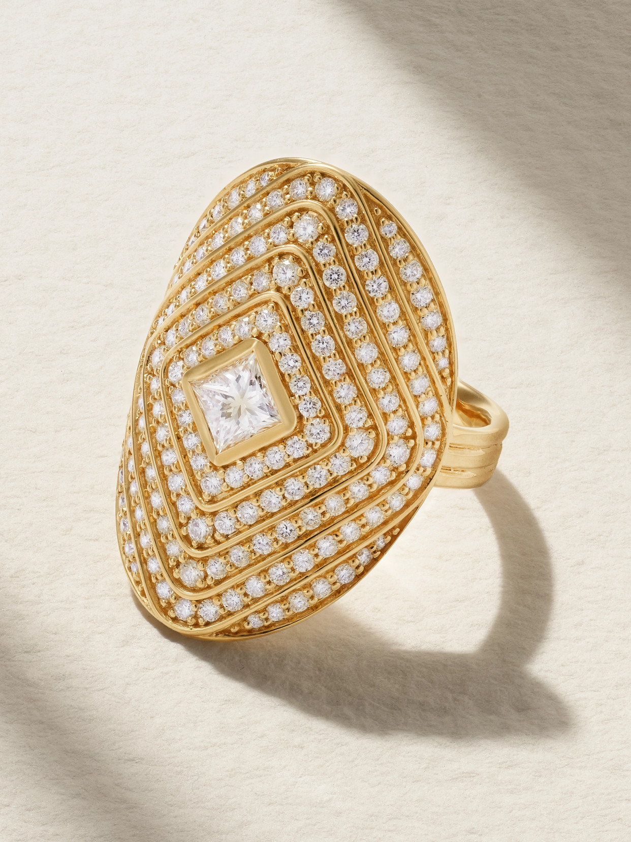 Almasika Veni 18-karat Gold Diamond Ring In Burgundy