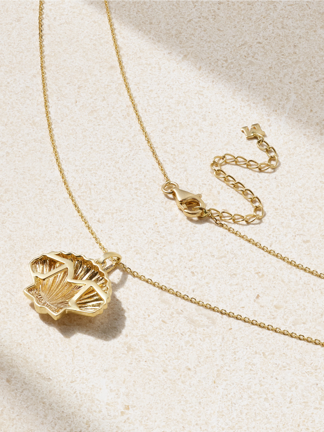 Mateo Small Venus 14-karat Gold Necklace In Gold