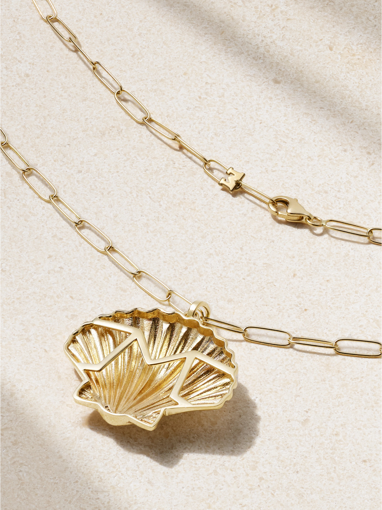 Mateo Large Venus 14-karat Gold Necklace In Gold