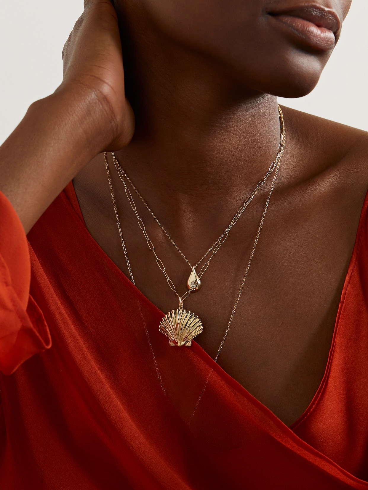 Mateo Large Venus 14-karat Gold Necklace In Gold