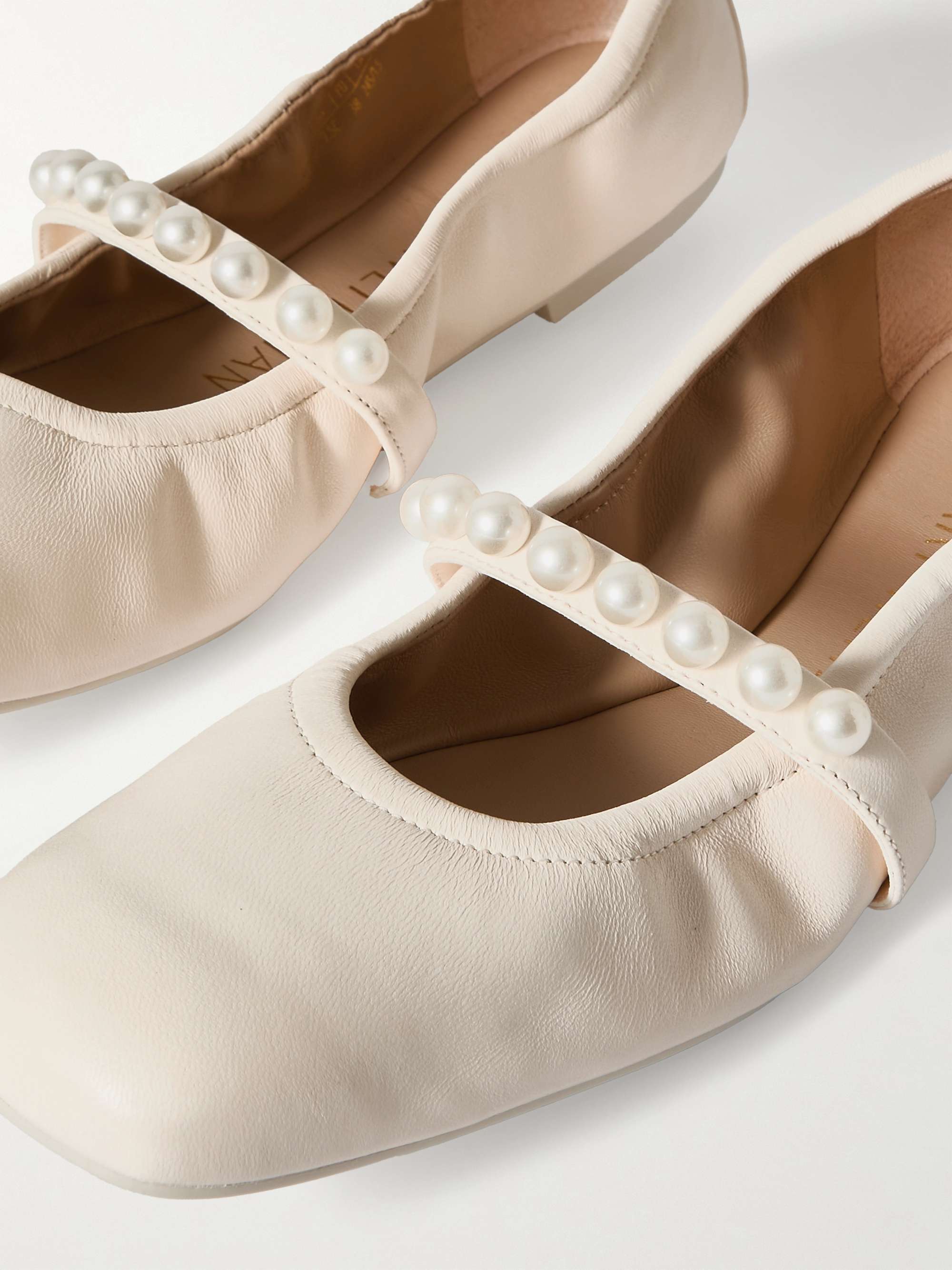 STUART WEITZMAN 