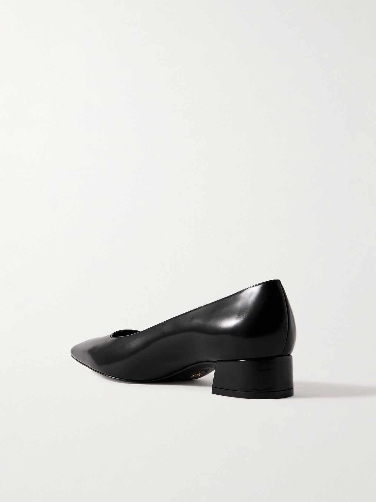 Stuart Weitzman Vera Glossed-leather Pumps In Black