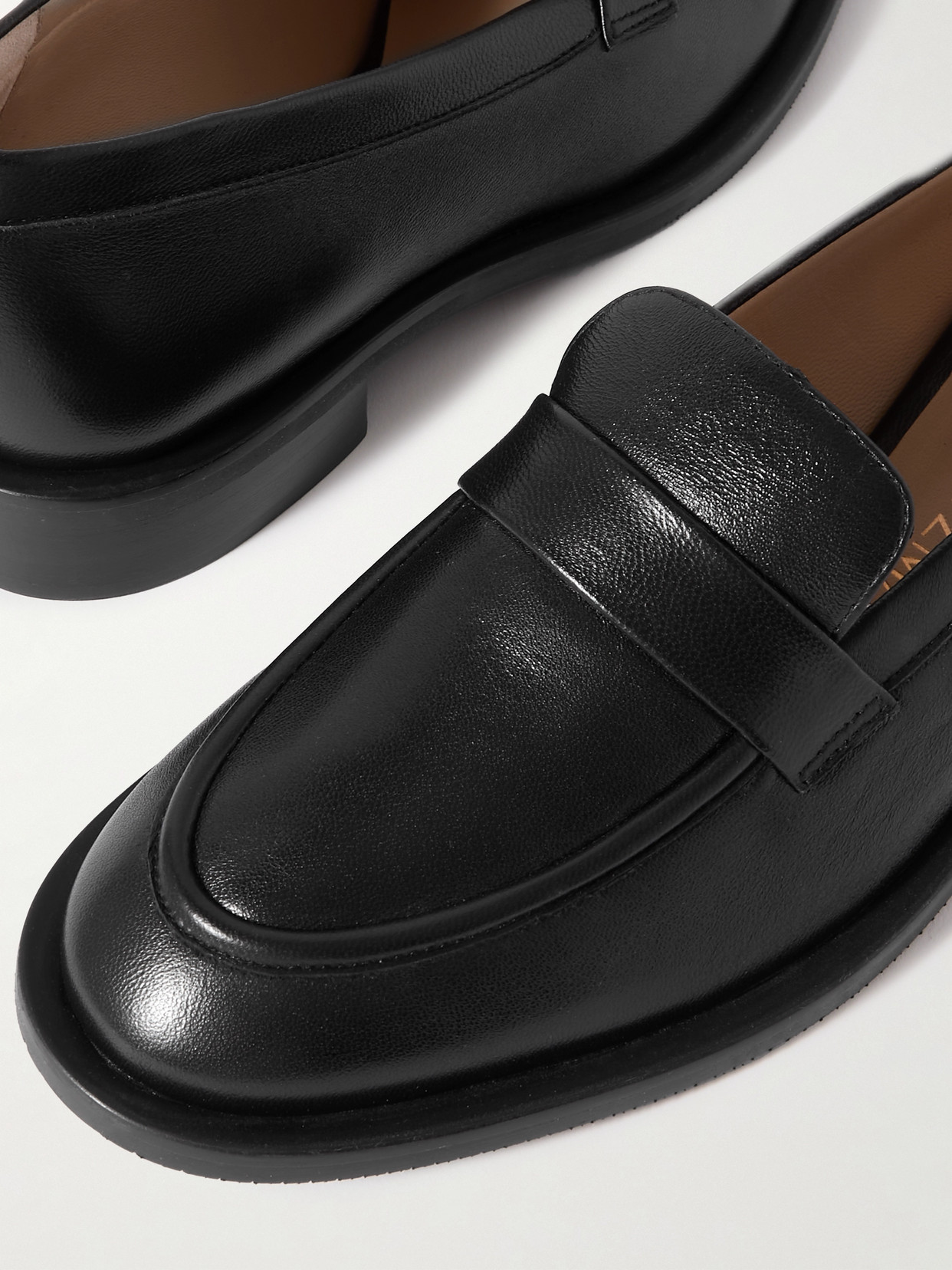 Stuart Weitzman Palmer Sleek Loafer In Black