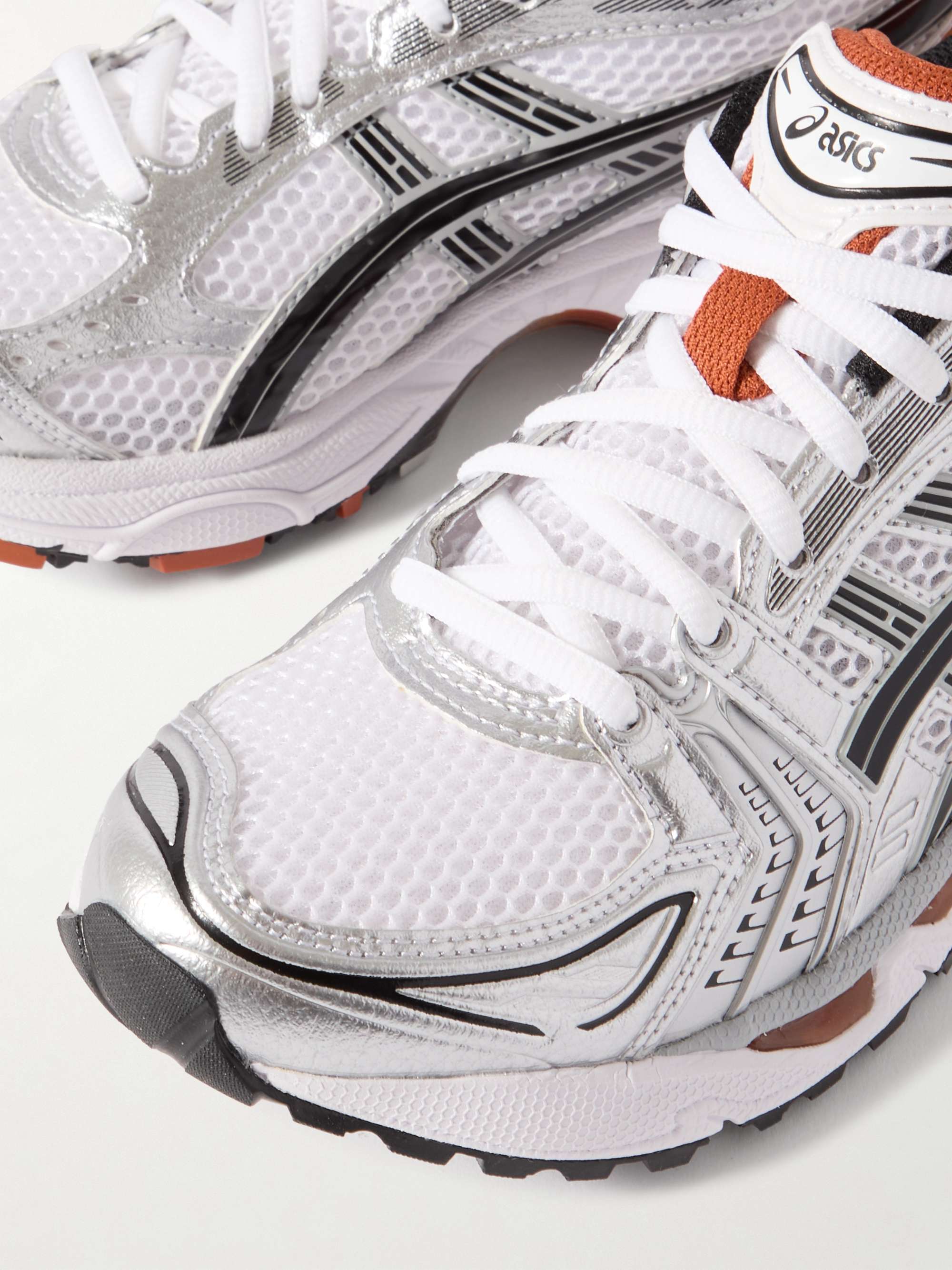ASICS 
