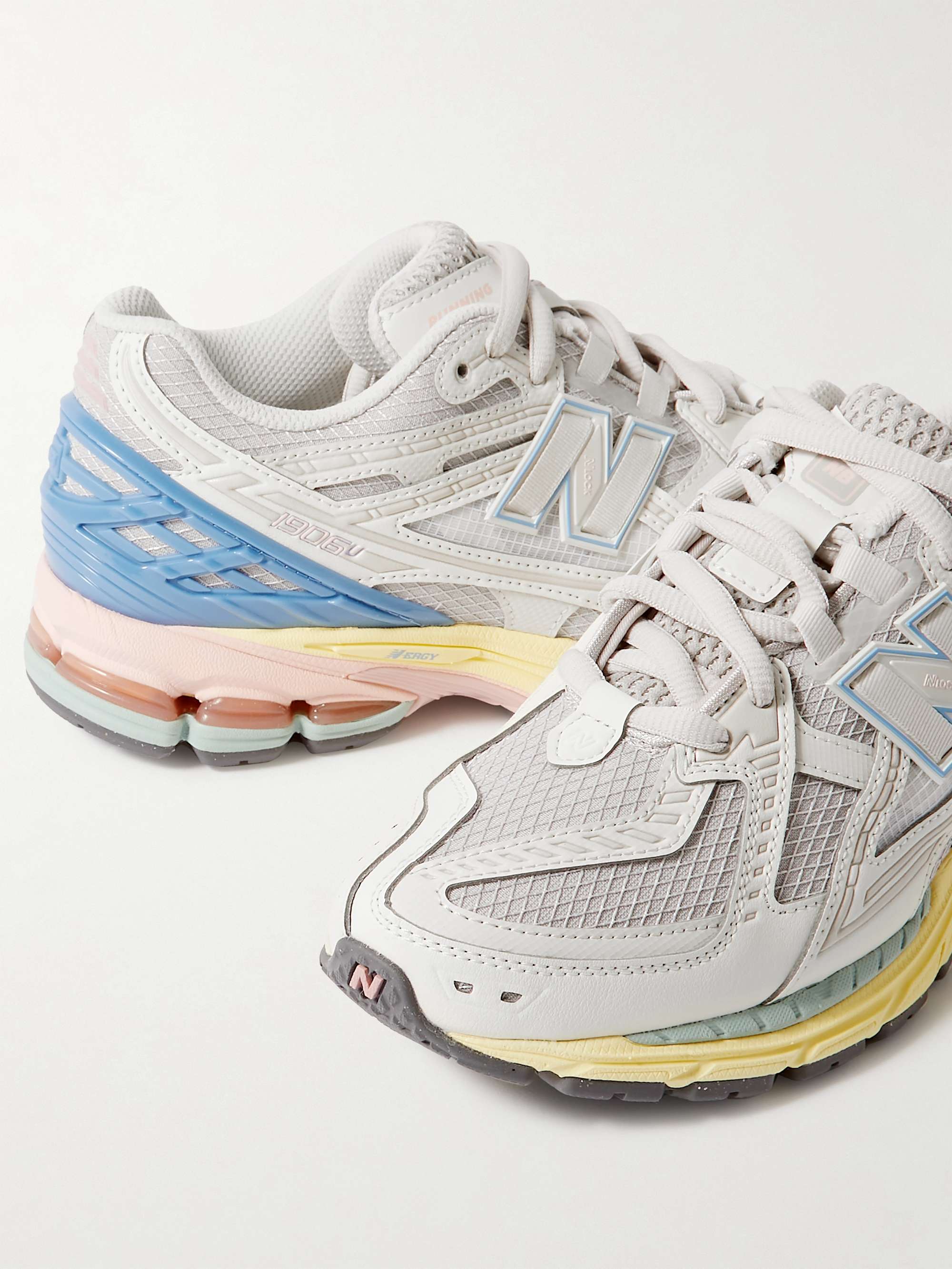 NEW BALANCE 