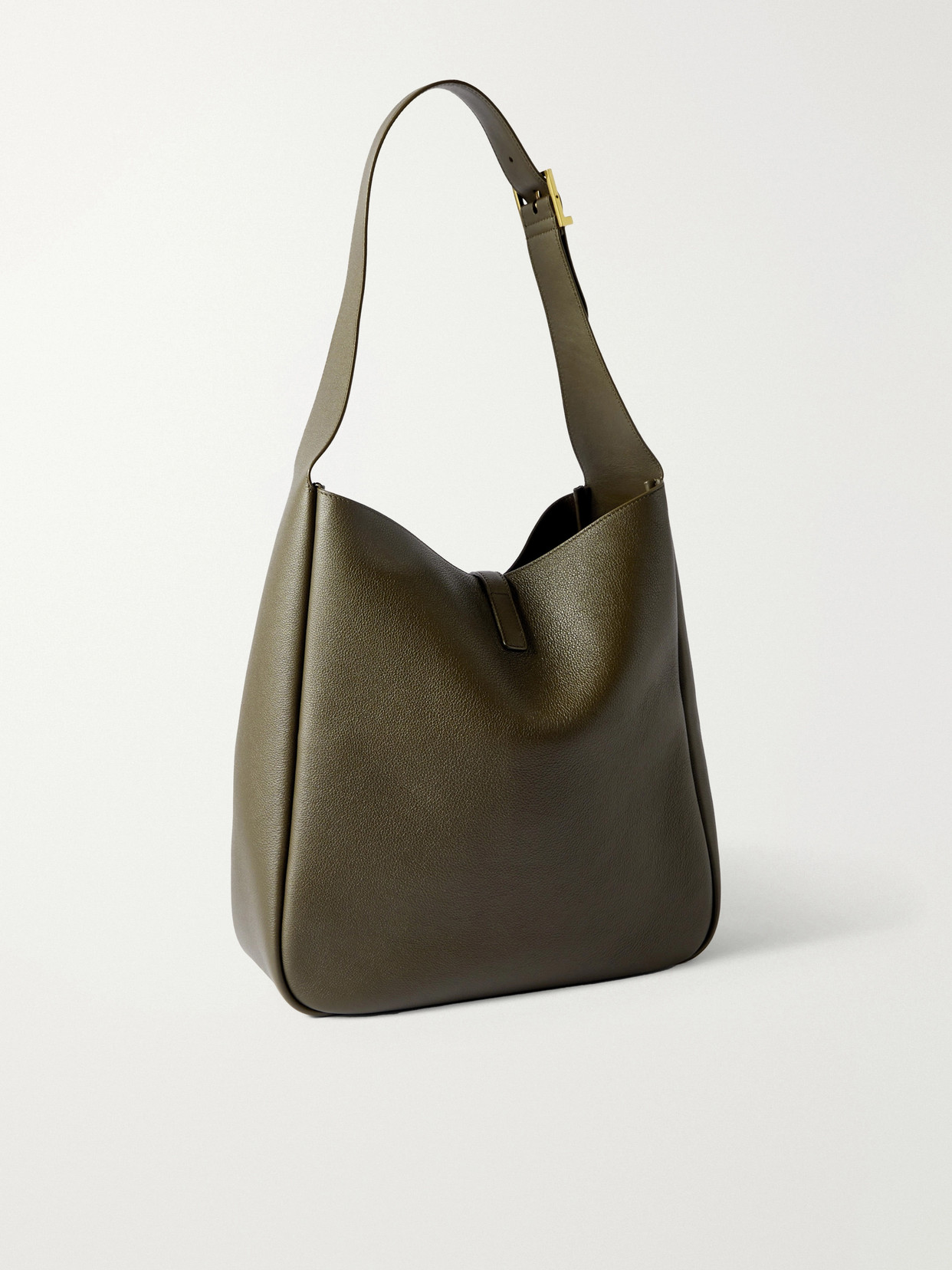 Le 5 À 7 Supple Large Shoulder Bag