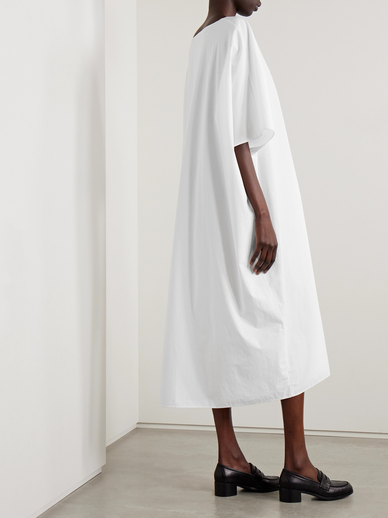 Shop The Row Isora Oversized Cotton-poplin Midi Dress In Off-white