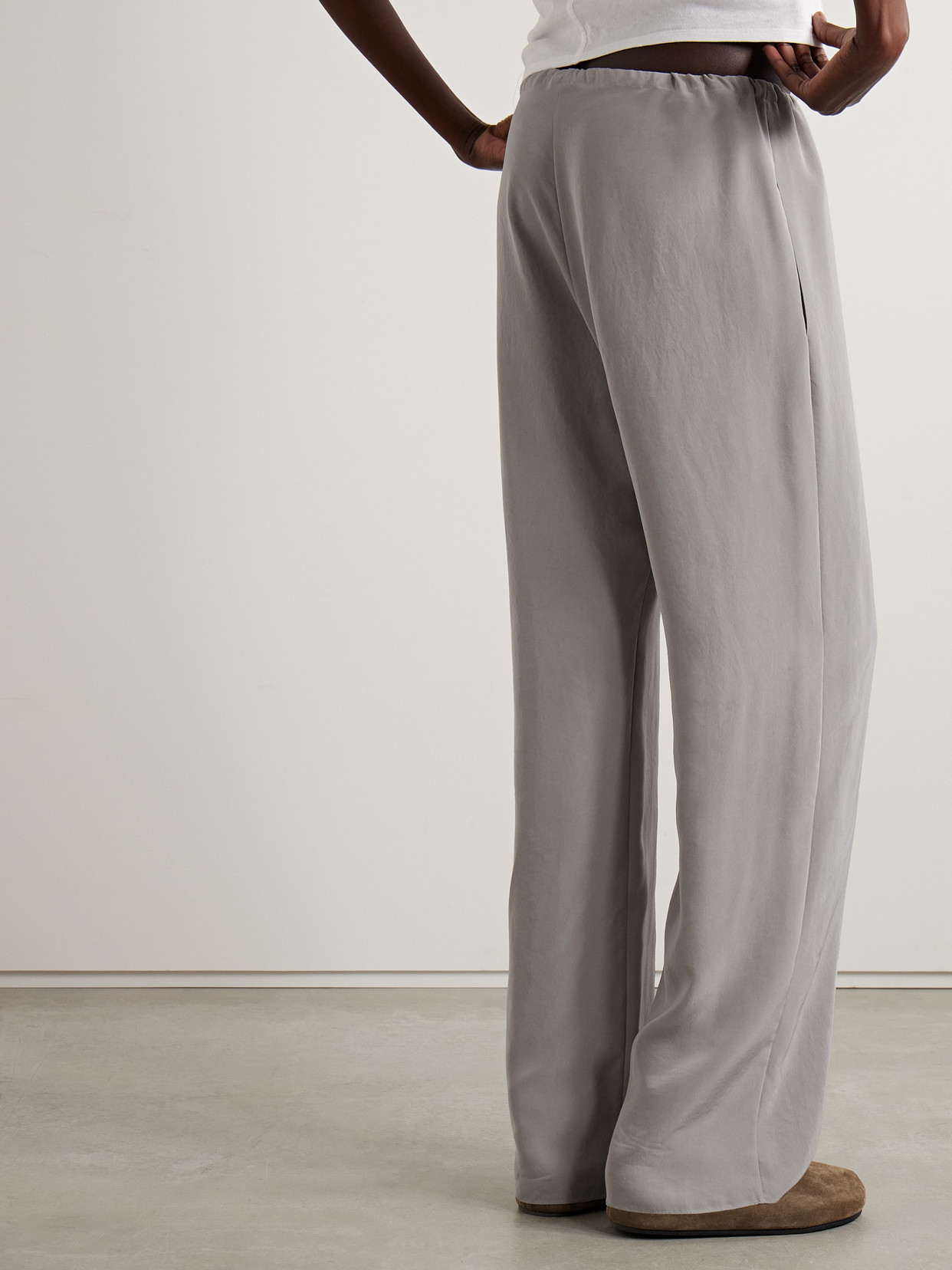 The Row Jugi Silk Wide-leg Pants In Gray