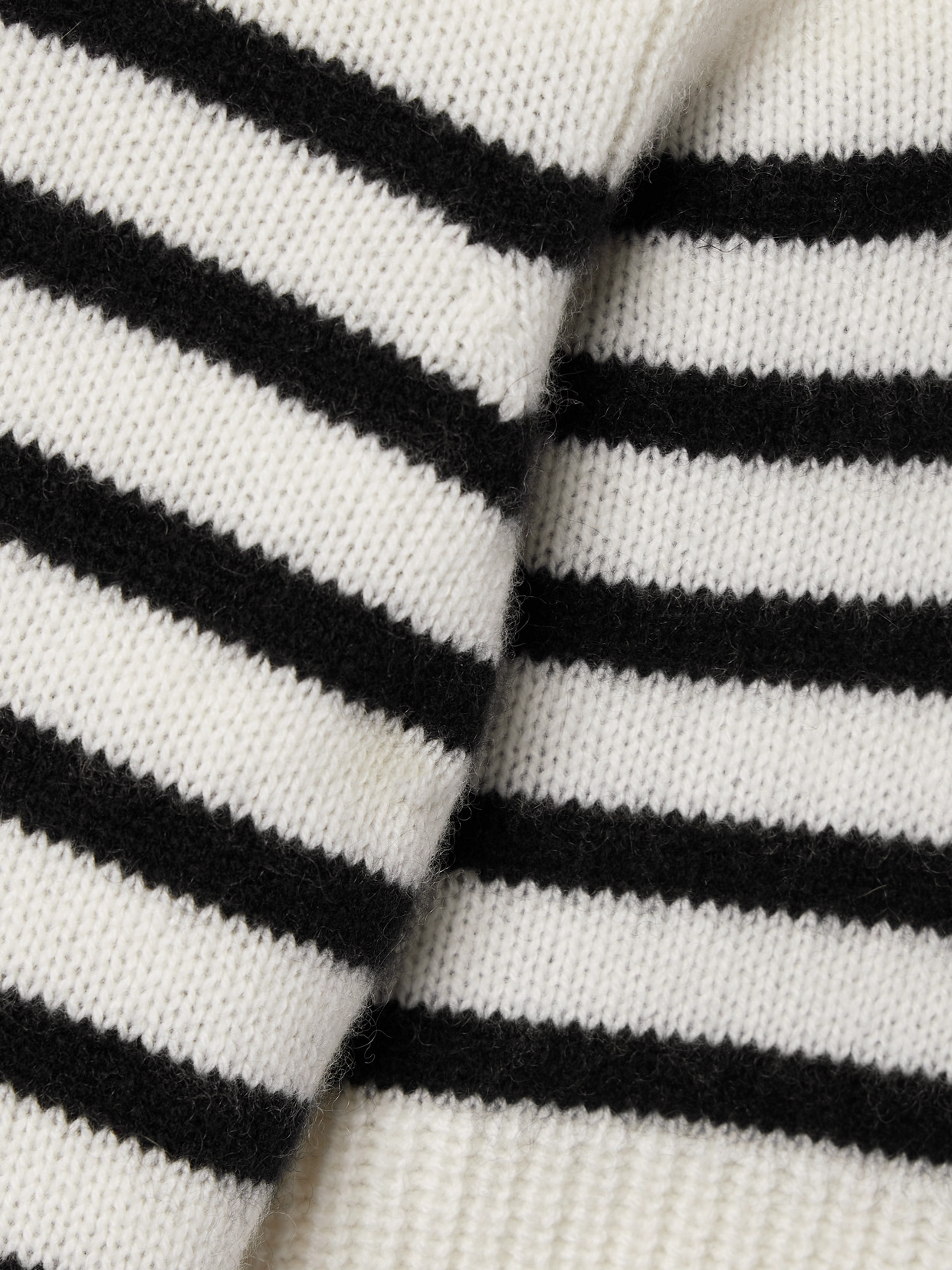 Khaite Luphia Cashmere Sweater In White