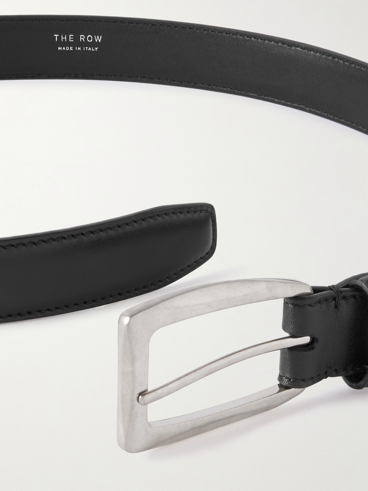 The Row Arco Leather Belt In Black