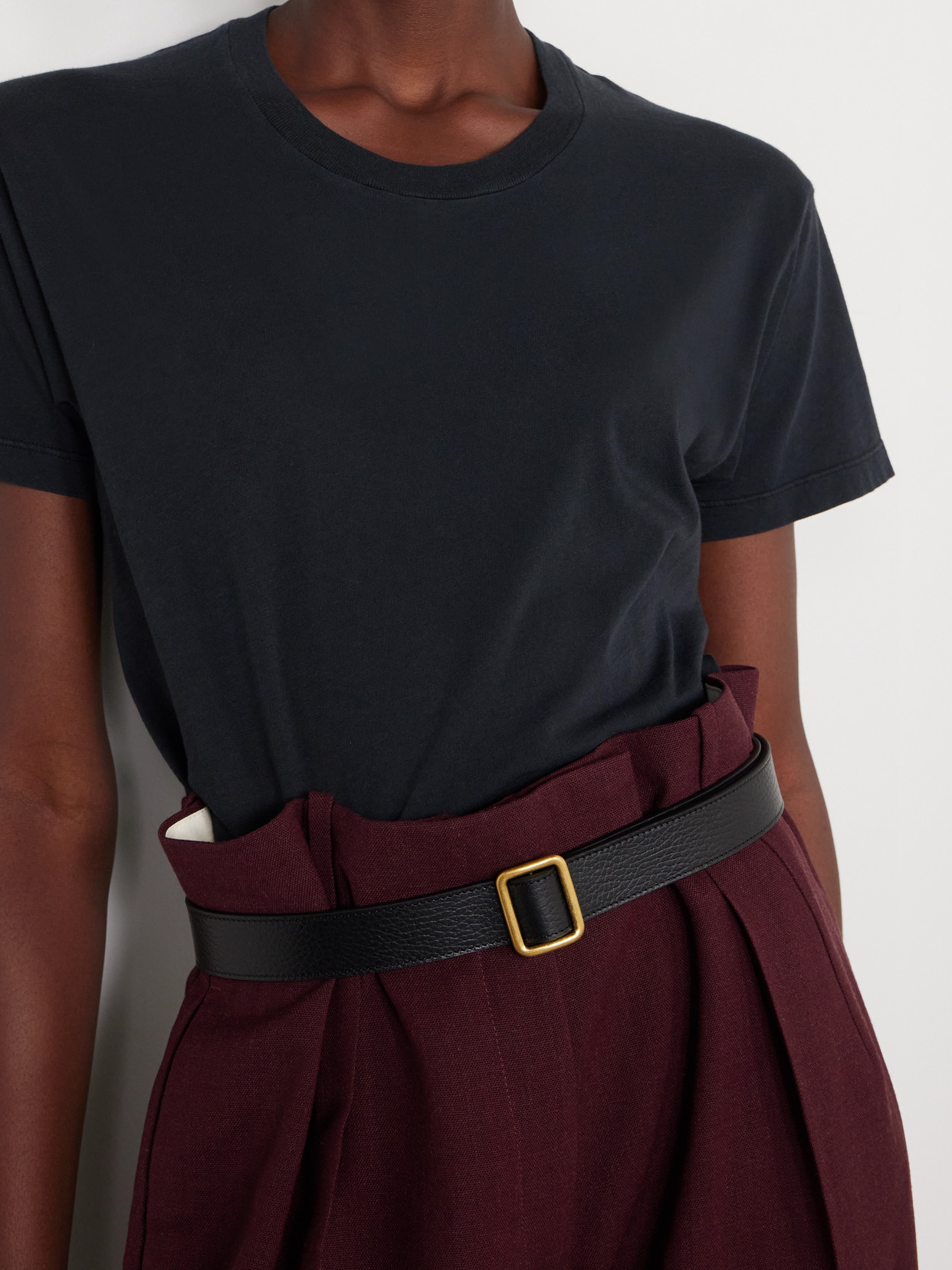 The Row Jin Textured-leather Belt In Black