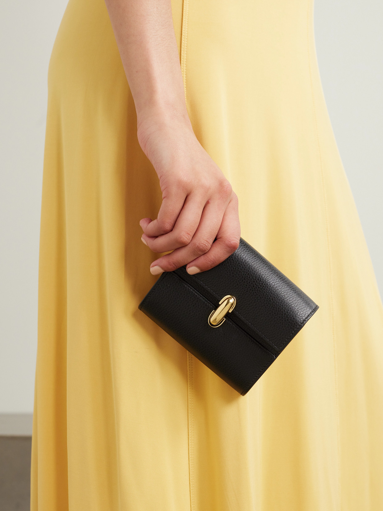 Savette Symmetry Textured-leather Wallet In Black