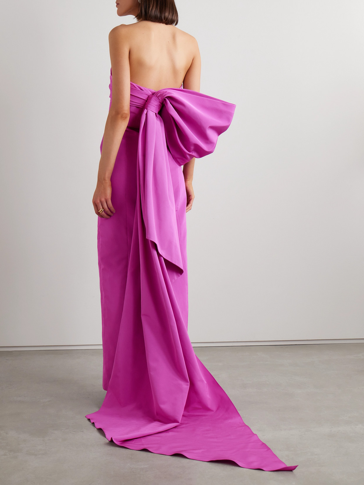 Oscar De La Renta Strapless Bow Back Gown In Pink