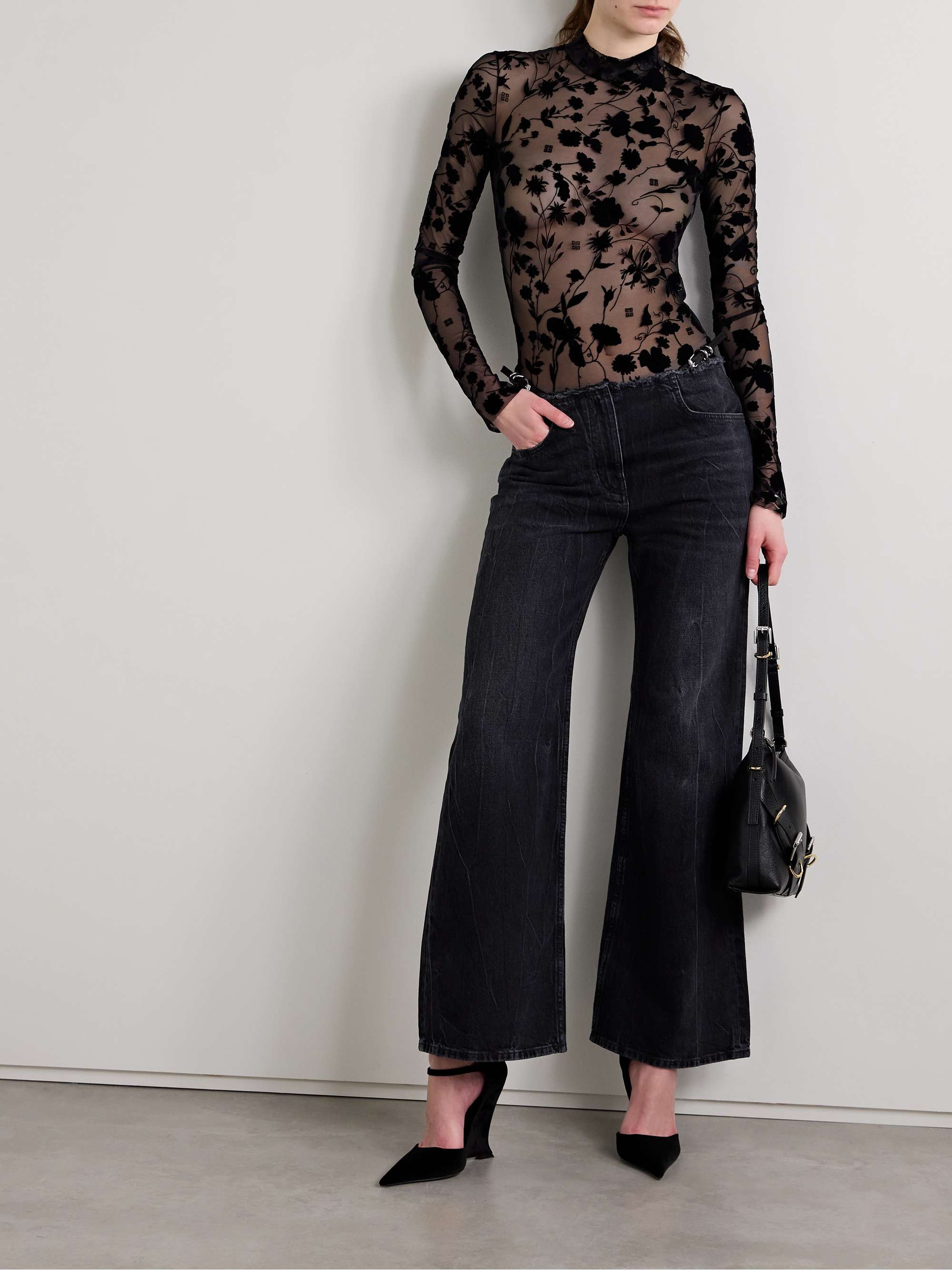 GIVENCHY 