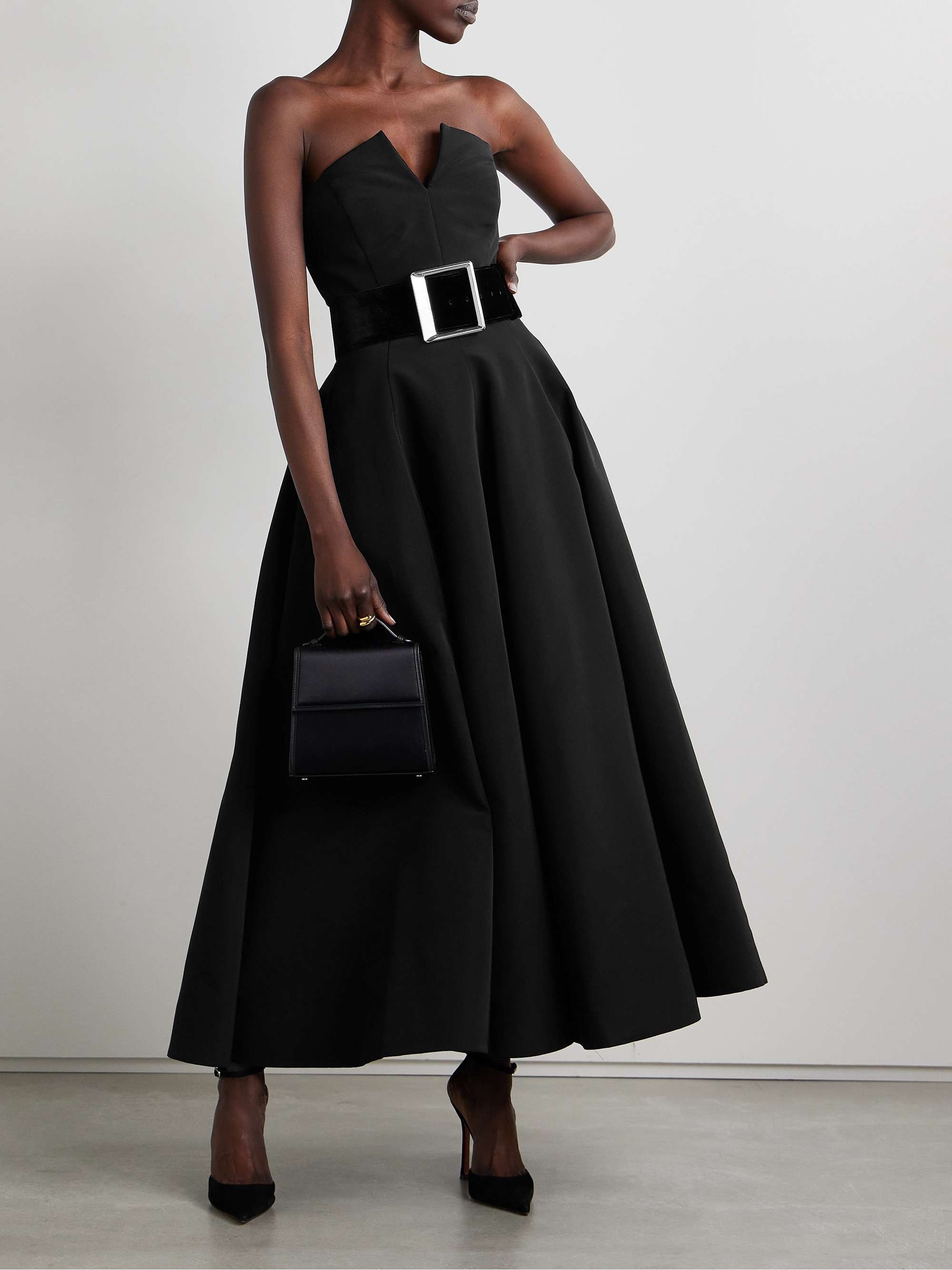 Oscar de la renta strapless gown deals